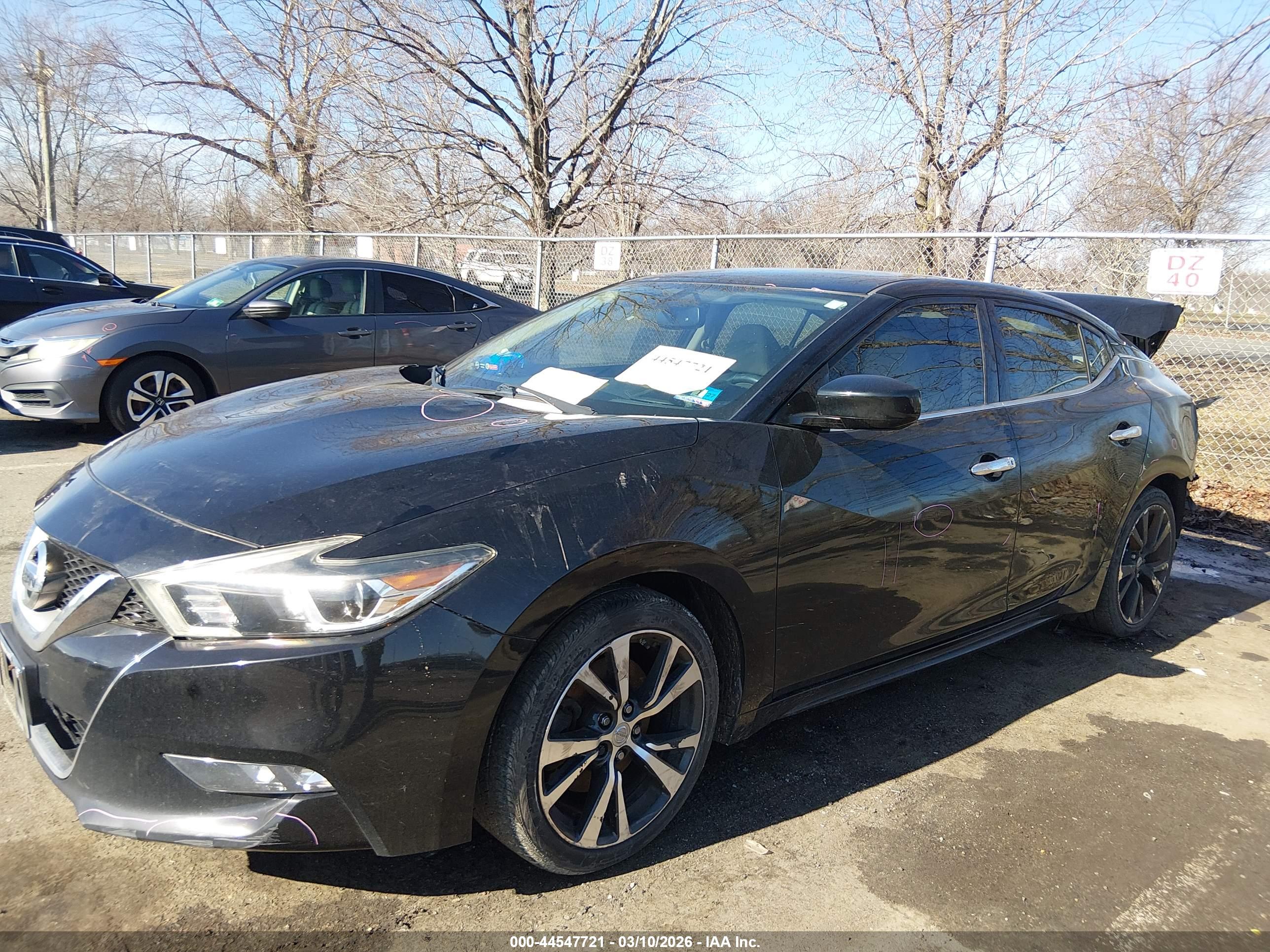 NISSAN MAXIMA image 2