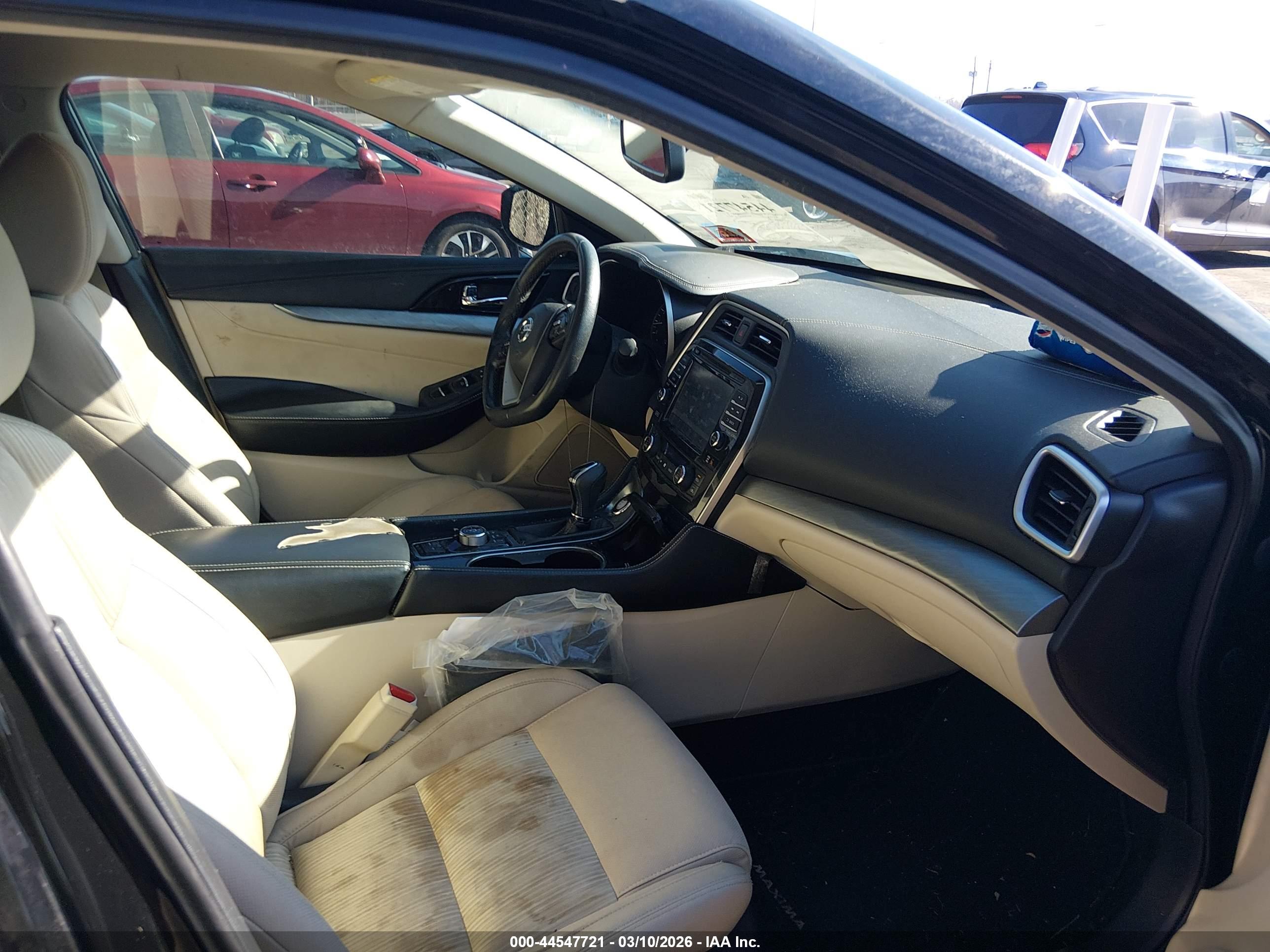 NISSAN MAXIMA image 5