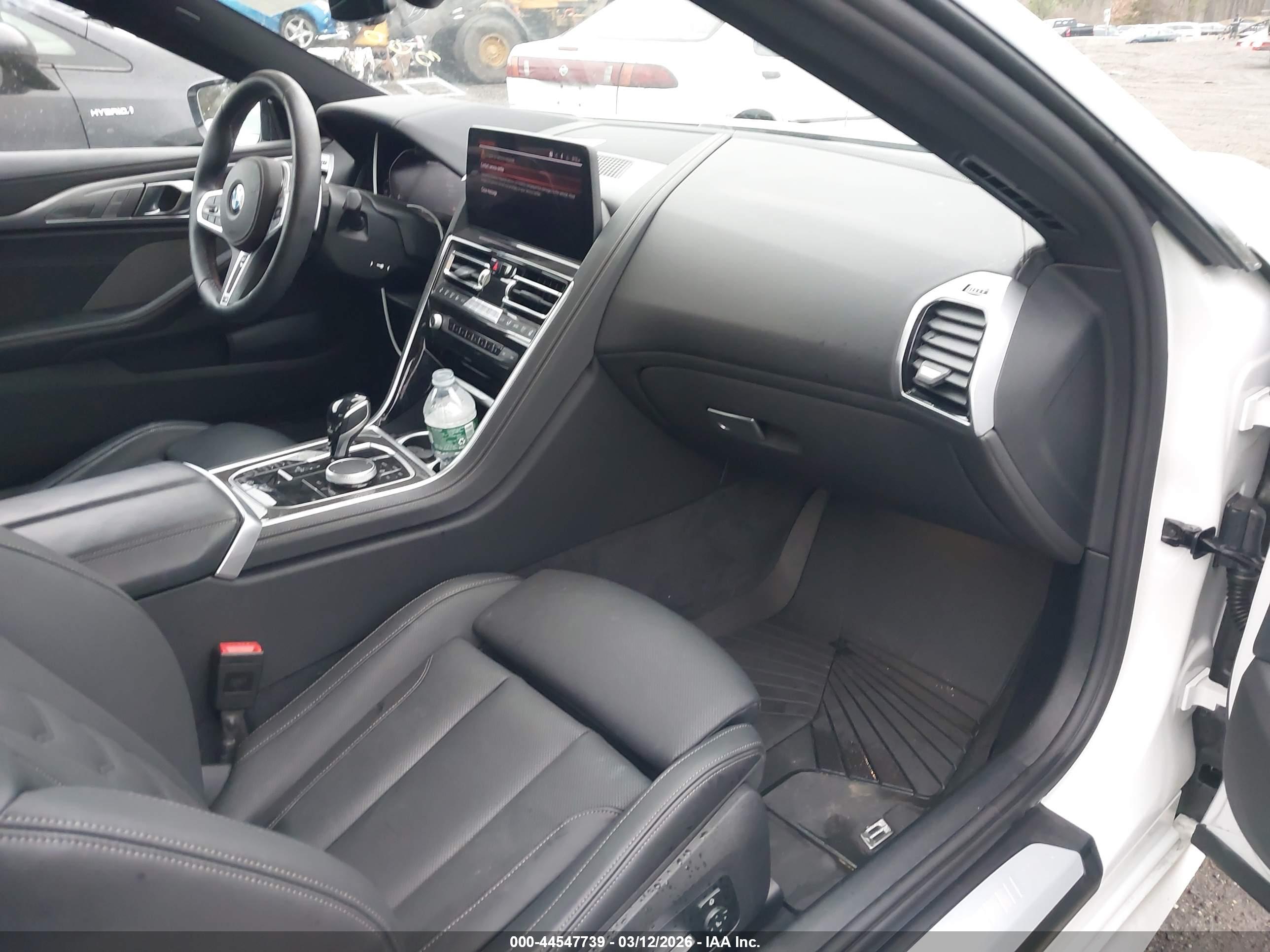 BMW M850I image 5