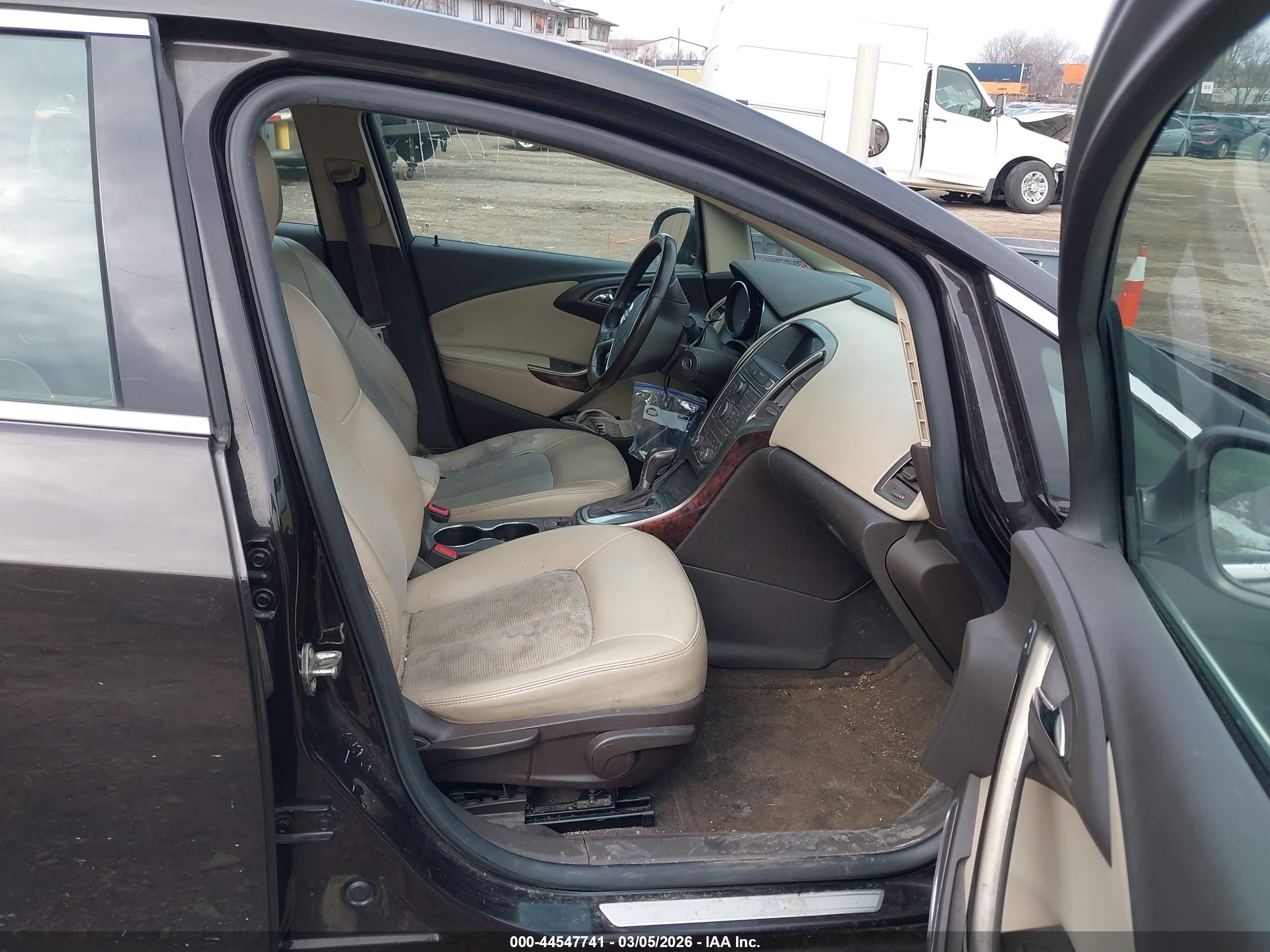 BUICK VERANO image 5