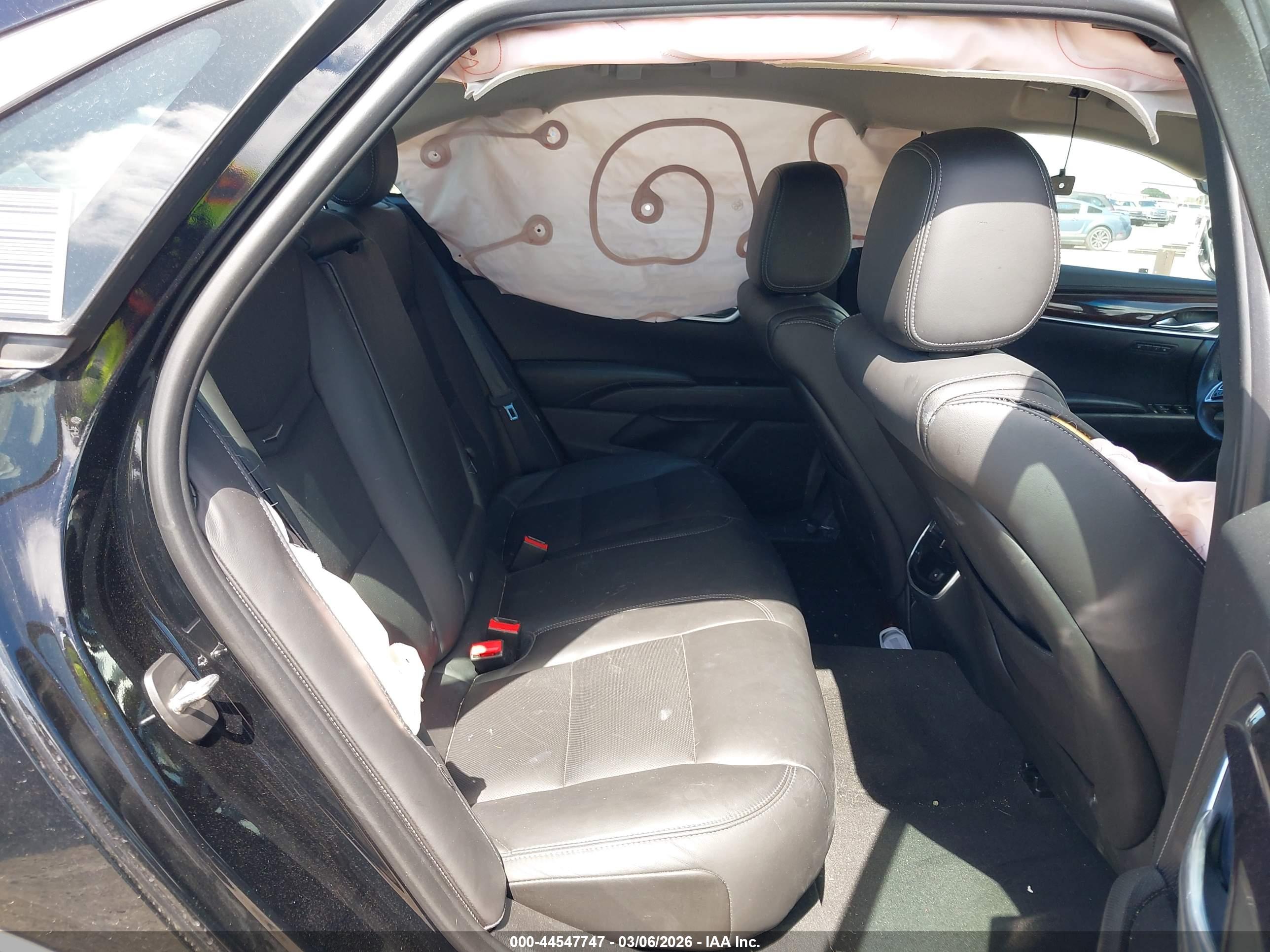 CADILLAC XTS image 8