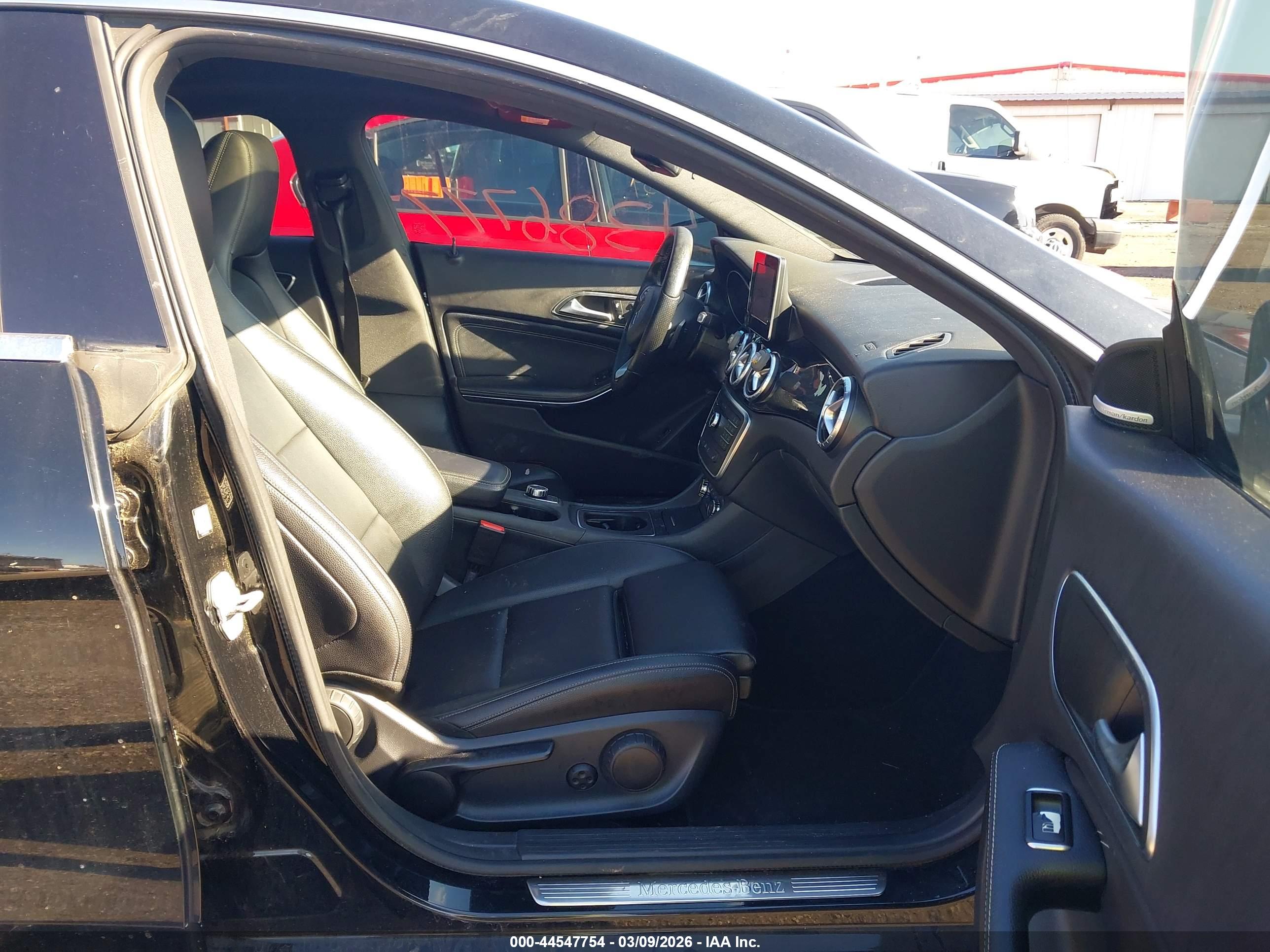 MERCEDES-BENZ CLA image 5