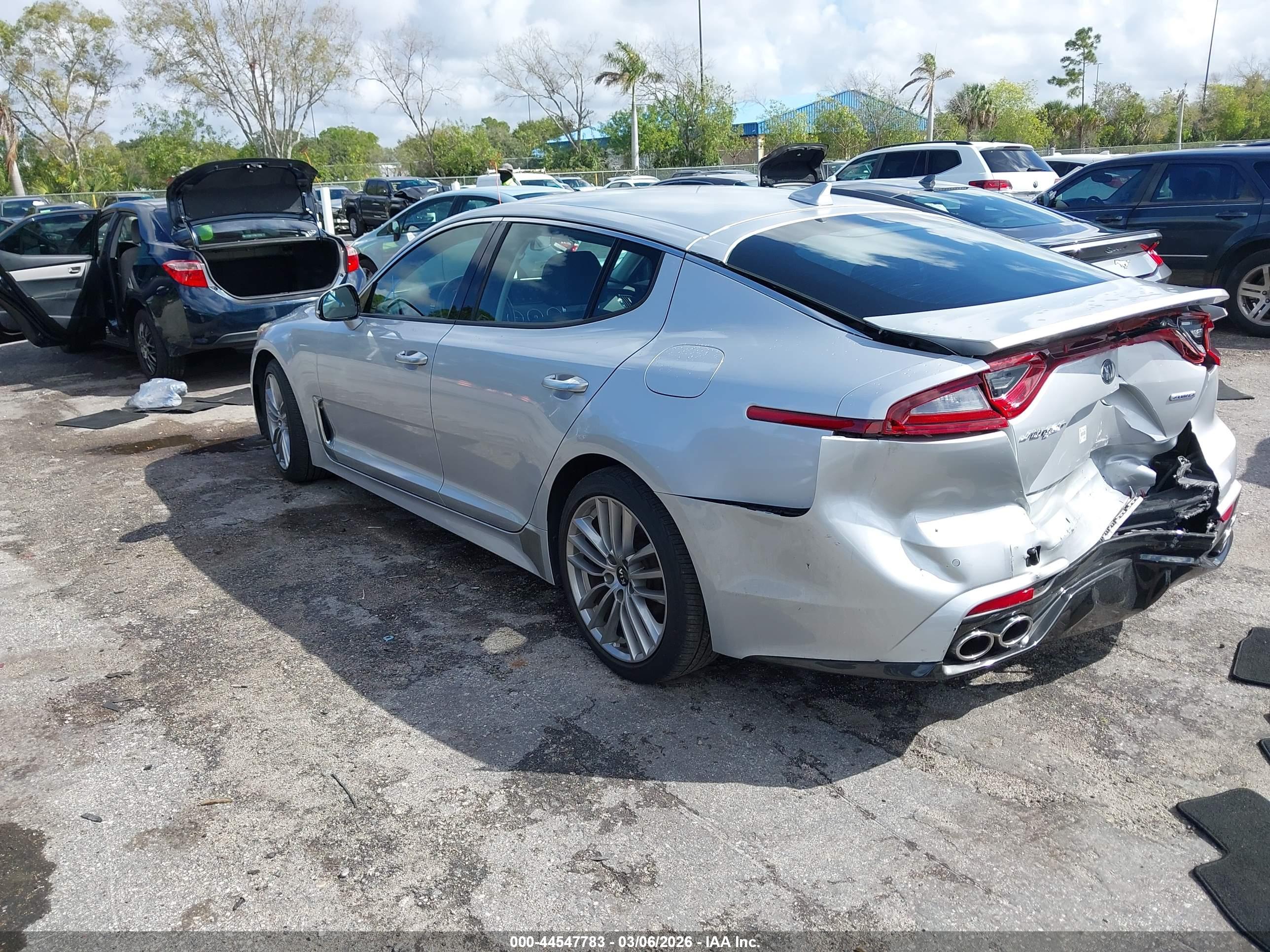 KIA STINGER image 3