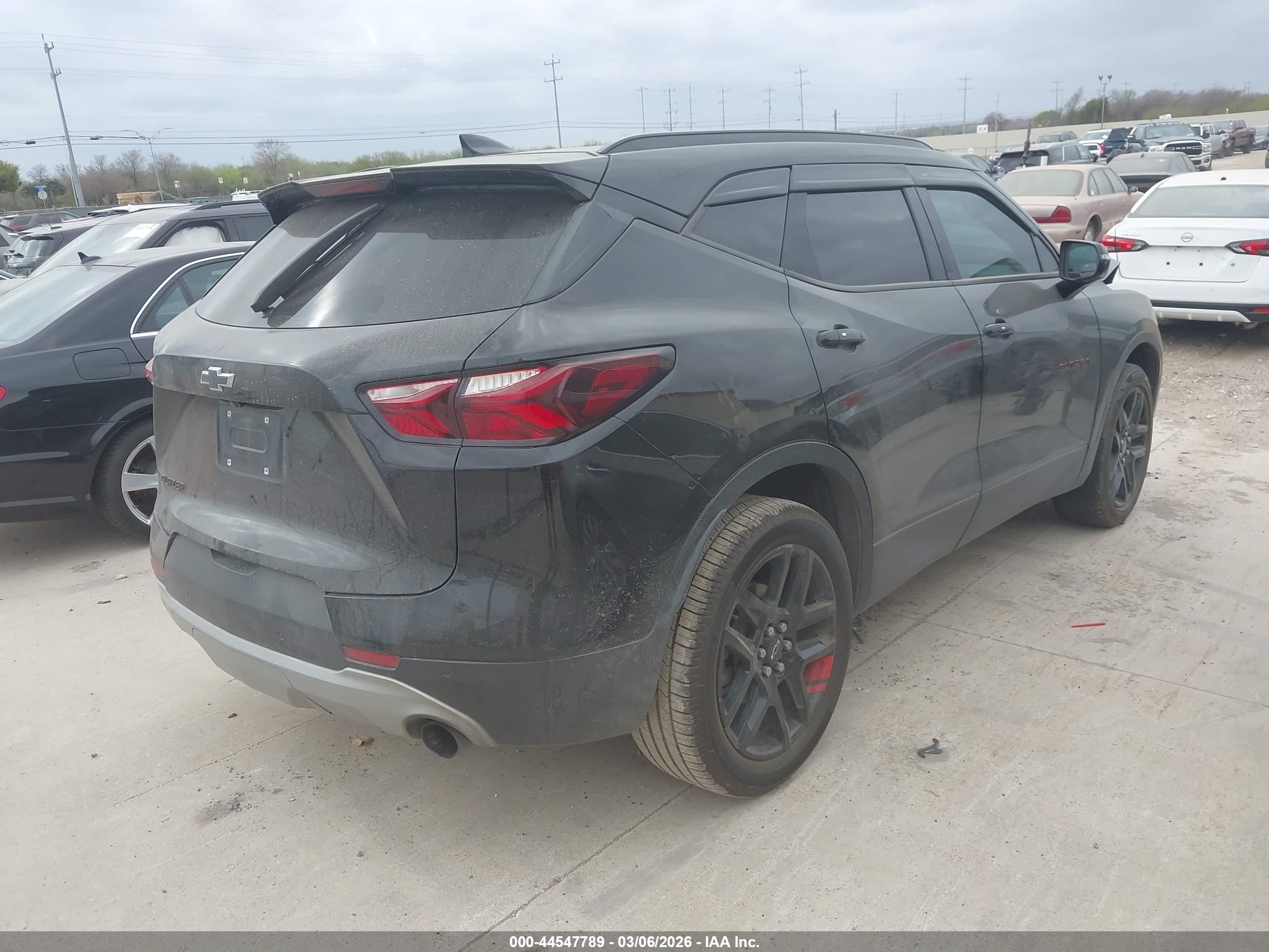 CHEVROLET BLAZER image 4