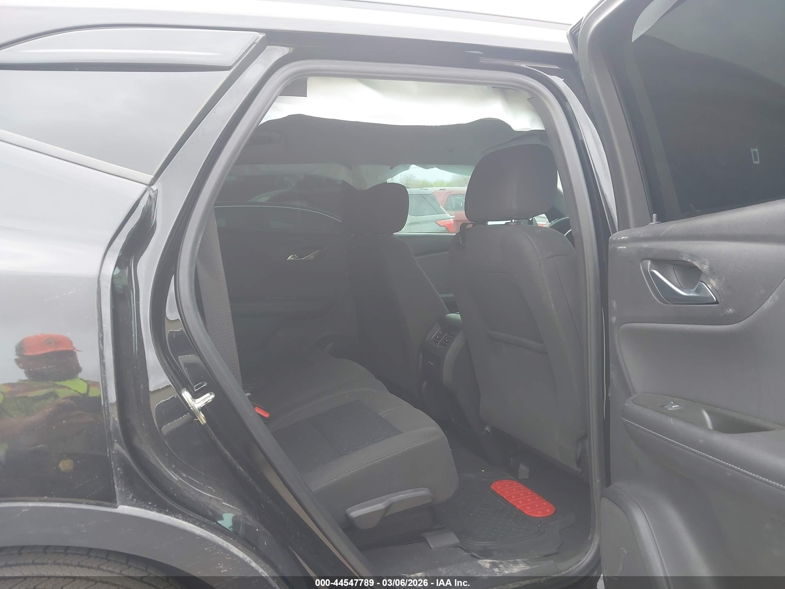 CHEVROLET BLAZER image 8