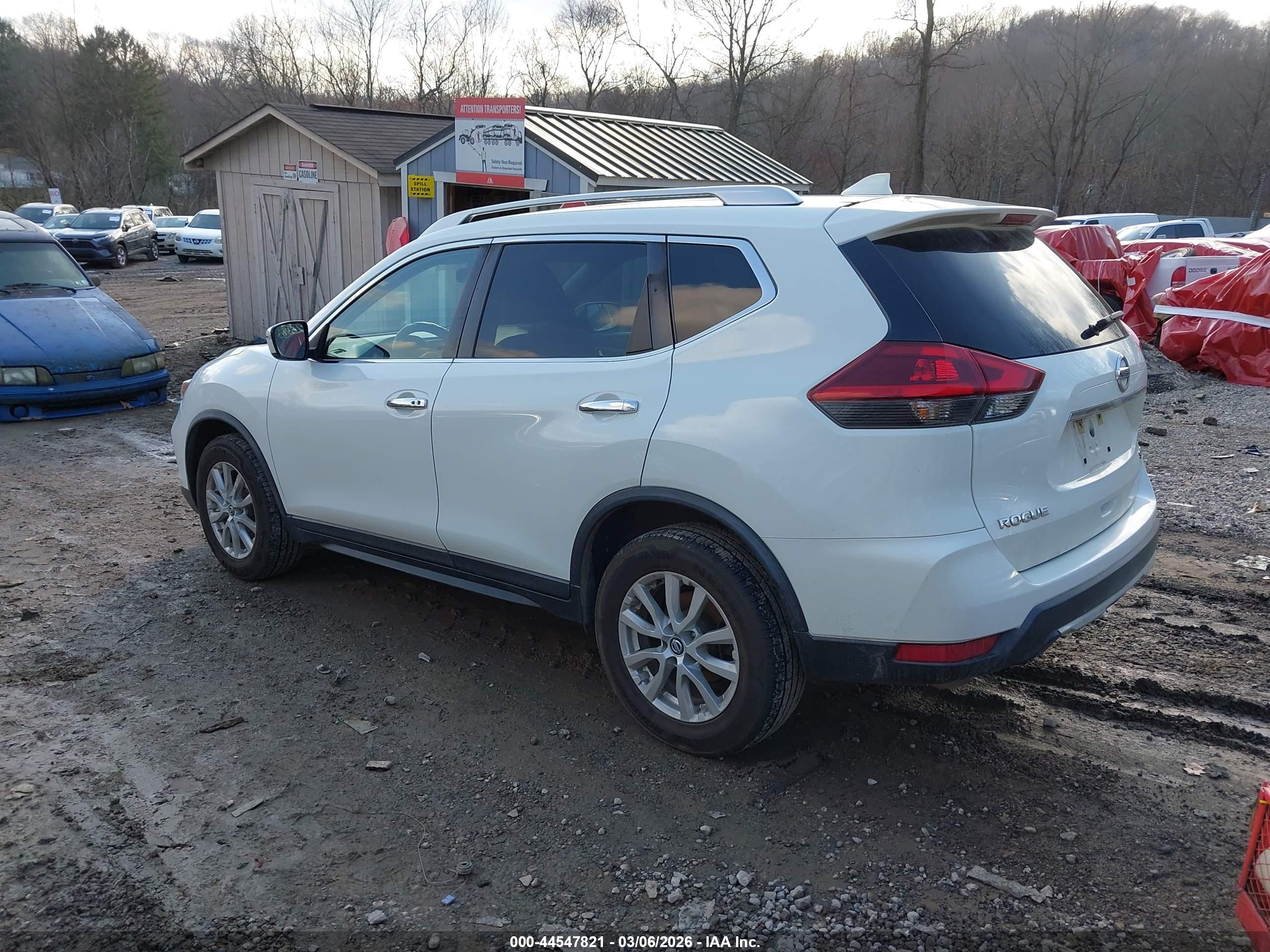 NISSAN ROGUE image 3