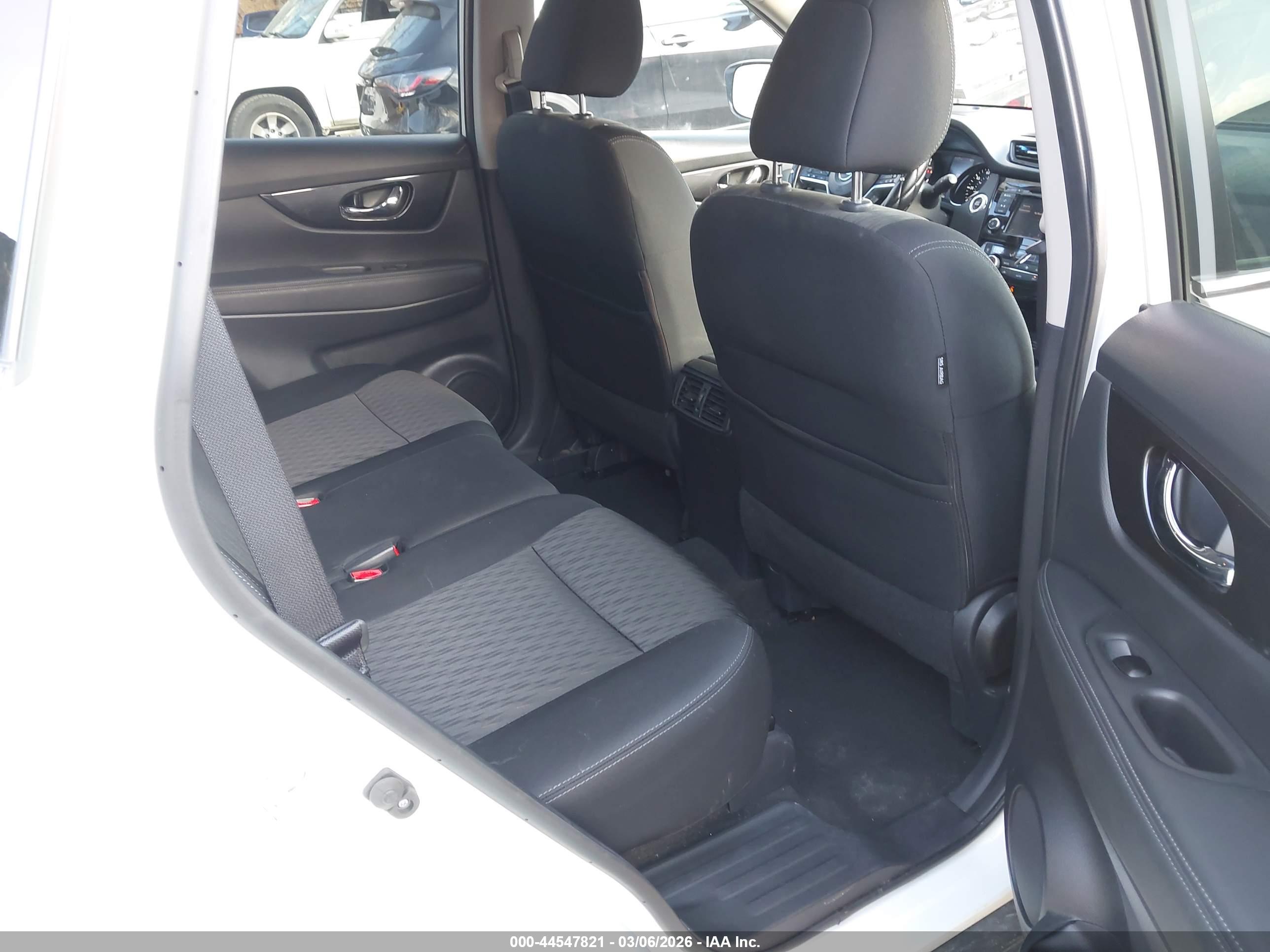 NISSAN ROGUE image 8