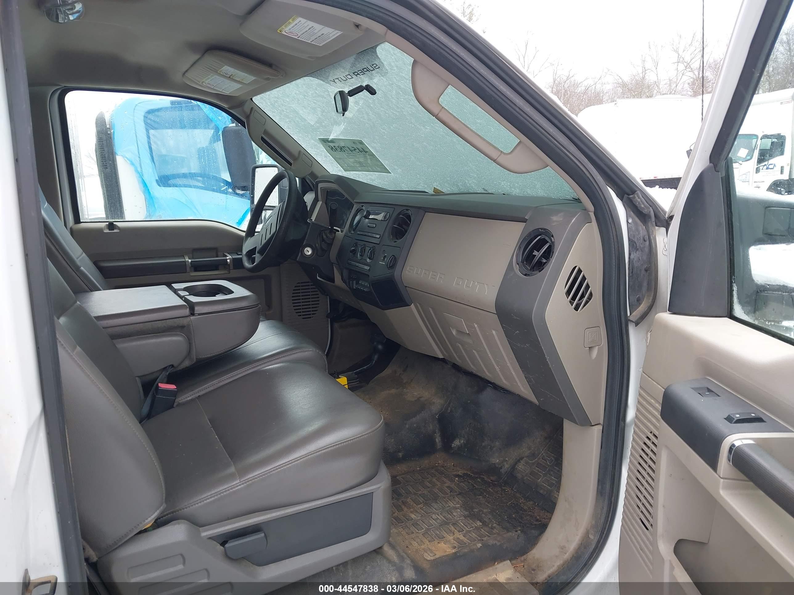 FORD F-350 image 8