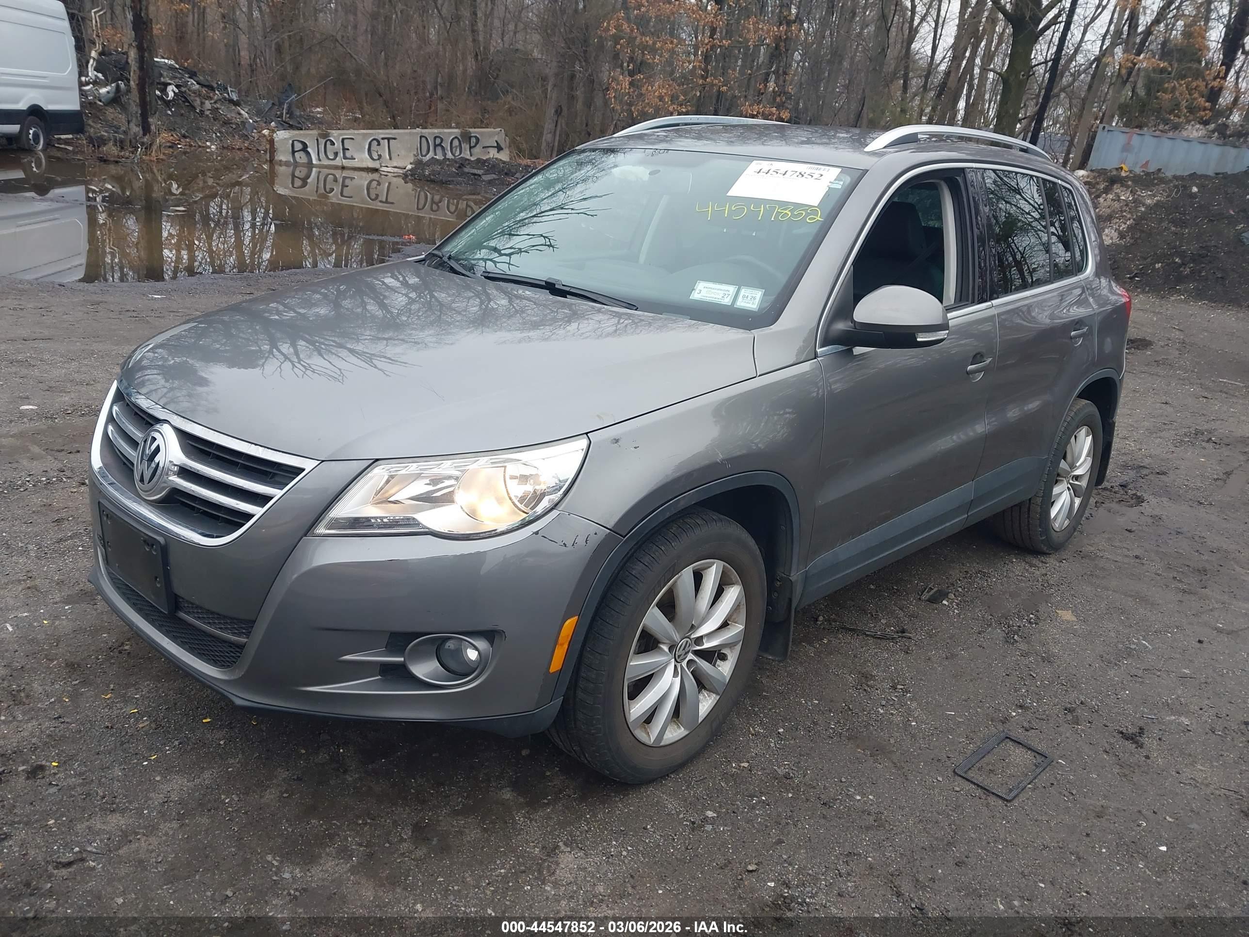 VOLKSWAGEN TIGUAN image 2