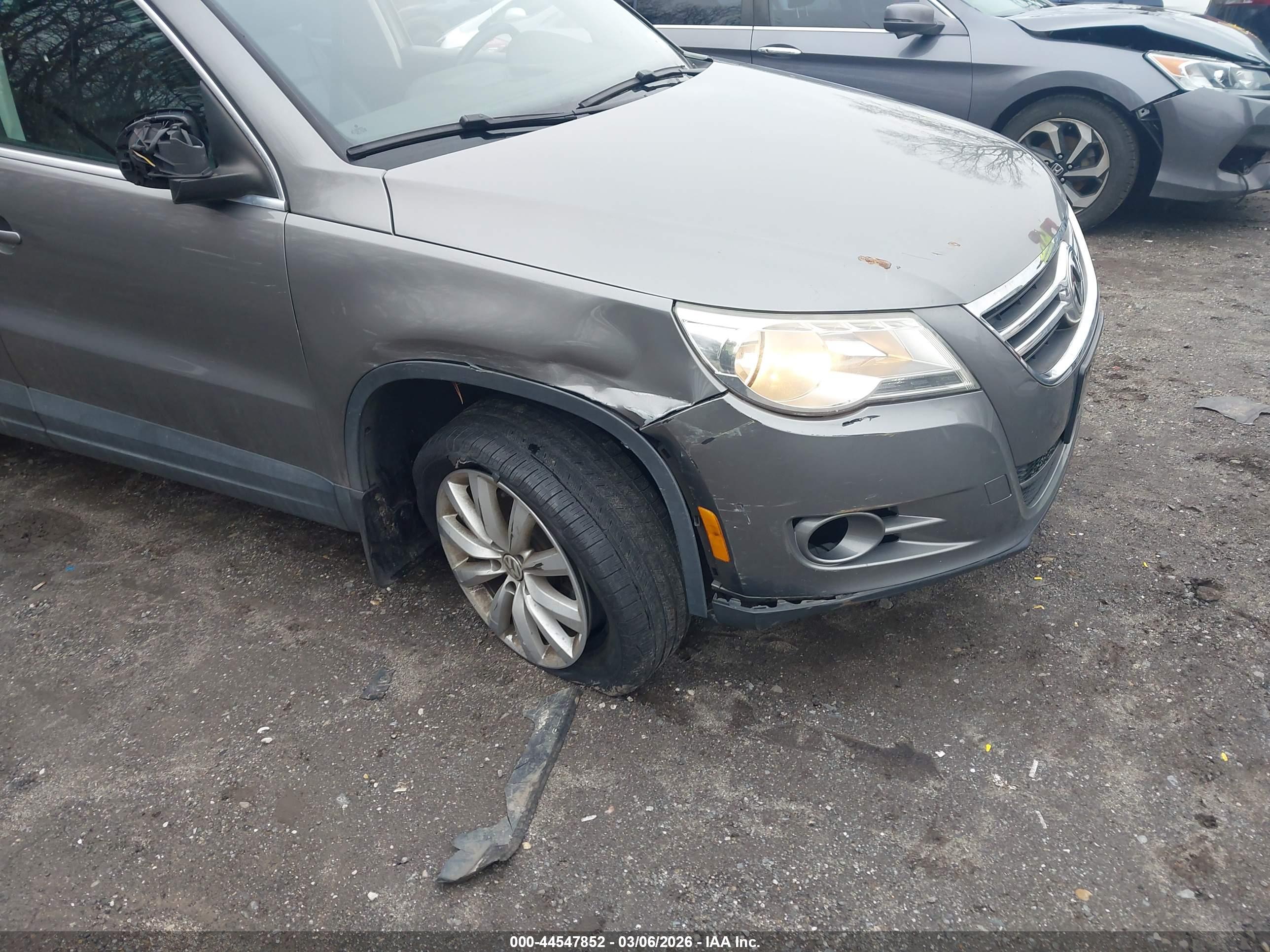 VOLKSWAGEN TIGUAN image 6