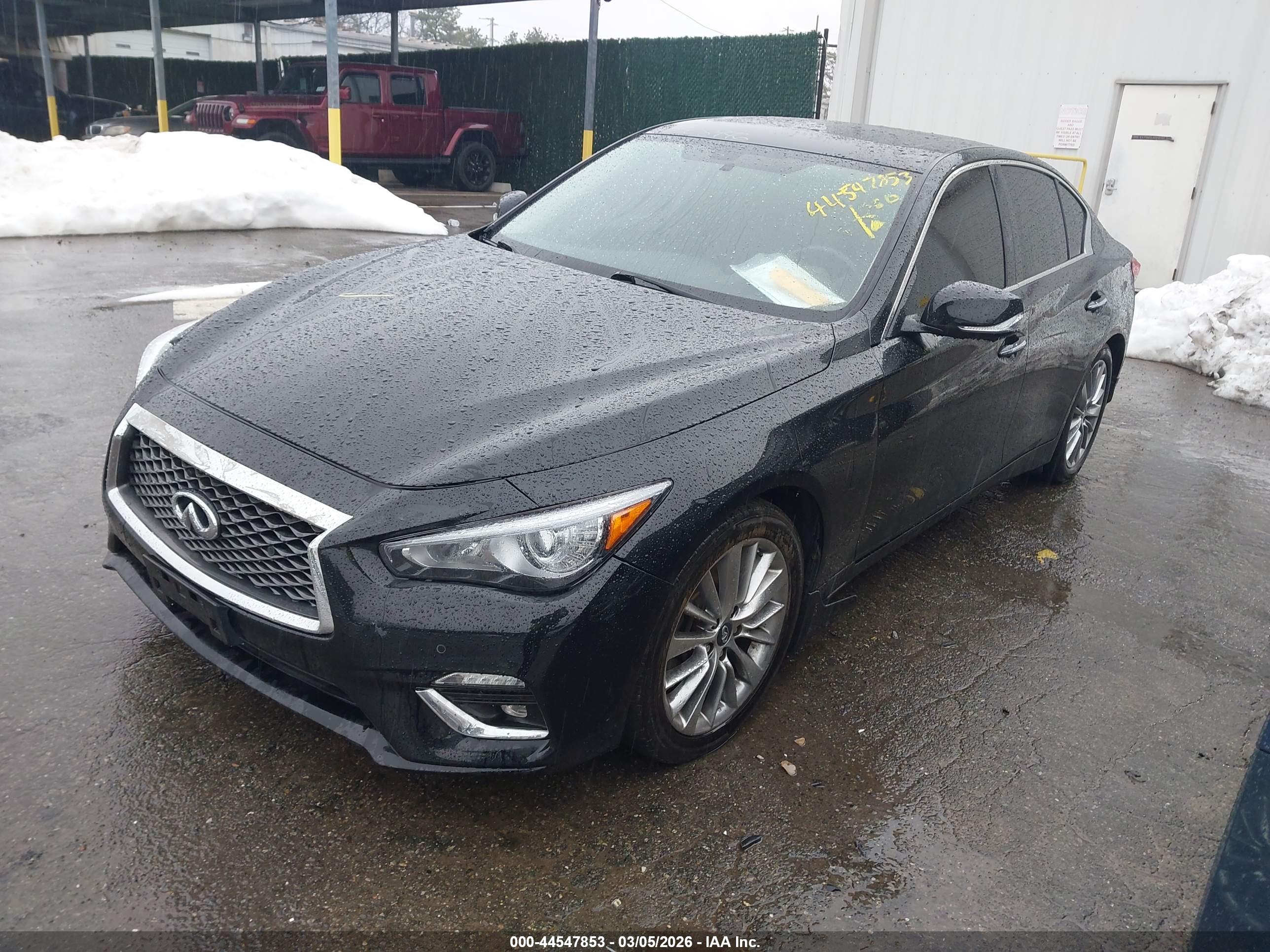 INFINITI Q50 image 2