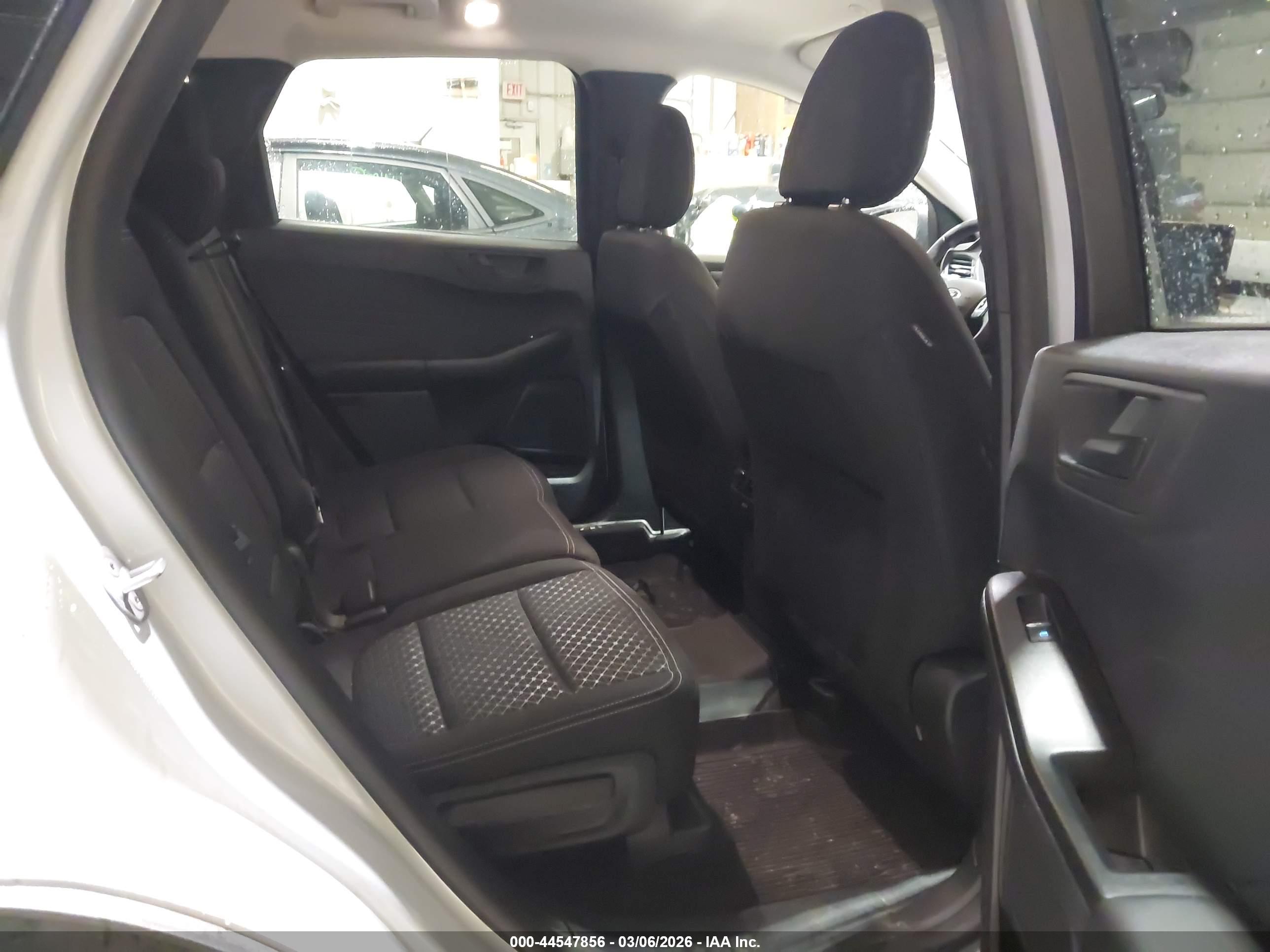 FORD ESCAPE image 8