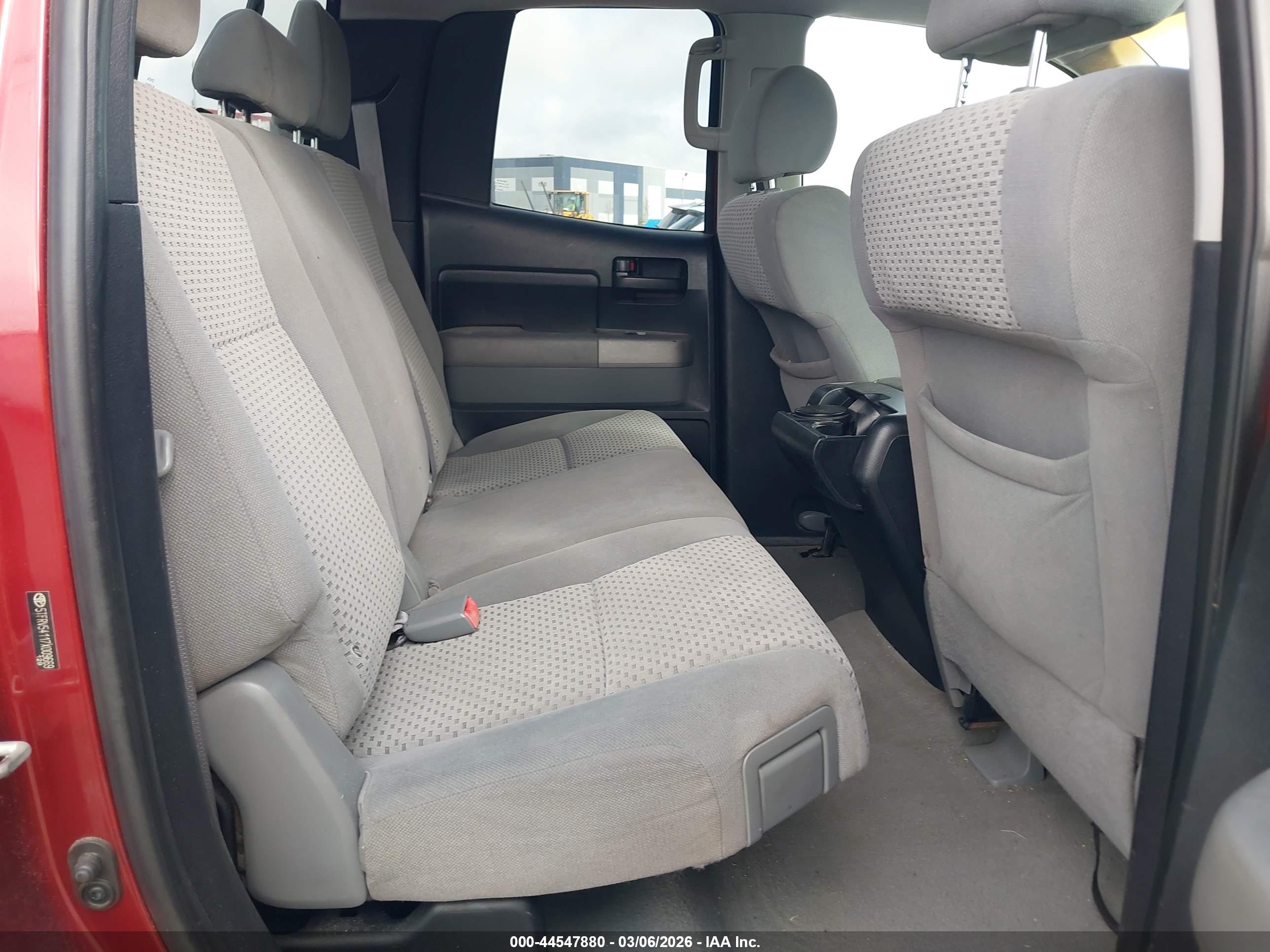 TOYOTA TUNDRA image 8