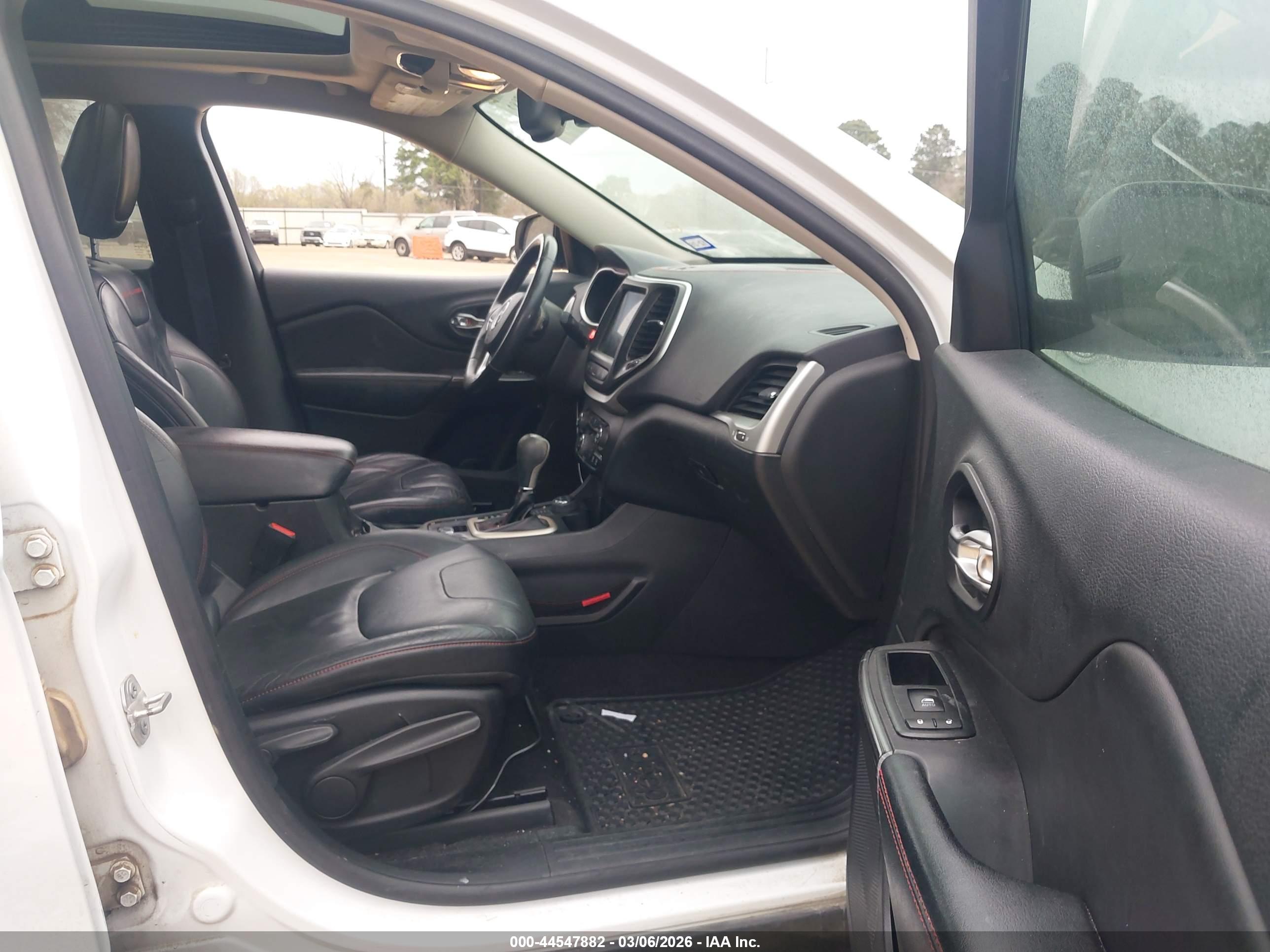 JEEP CHEROKEE image 5