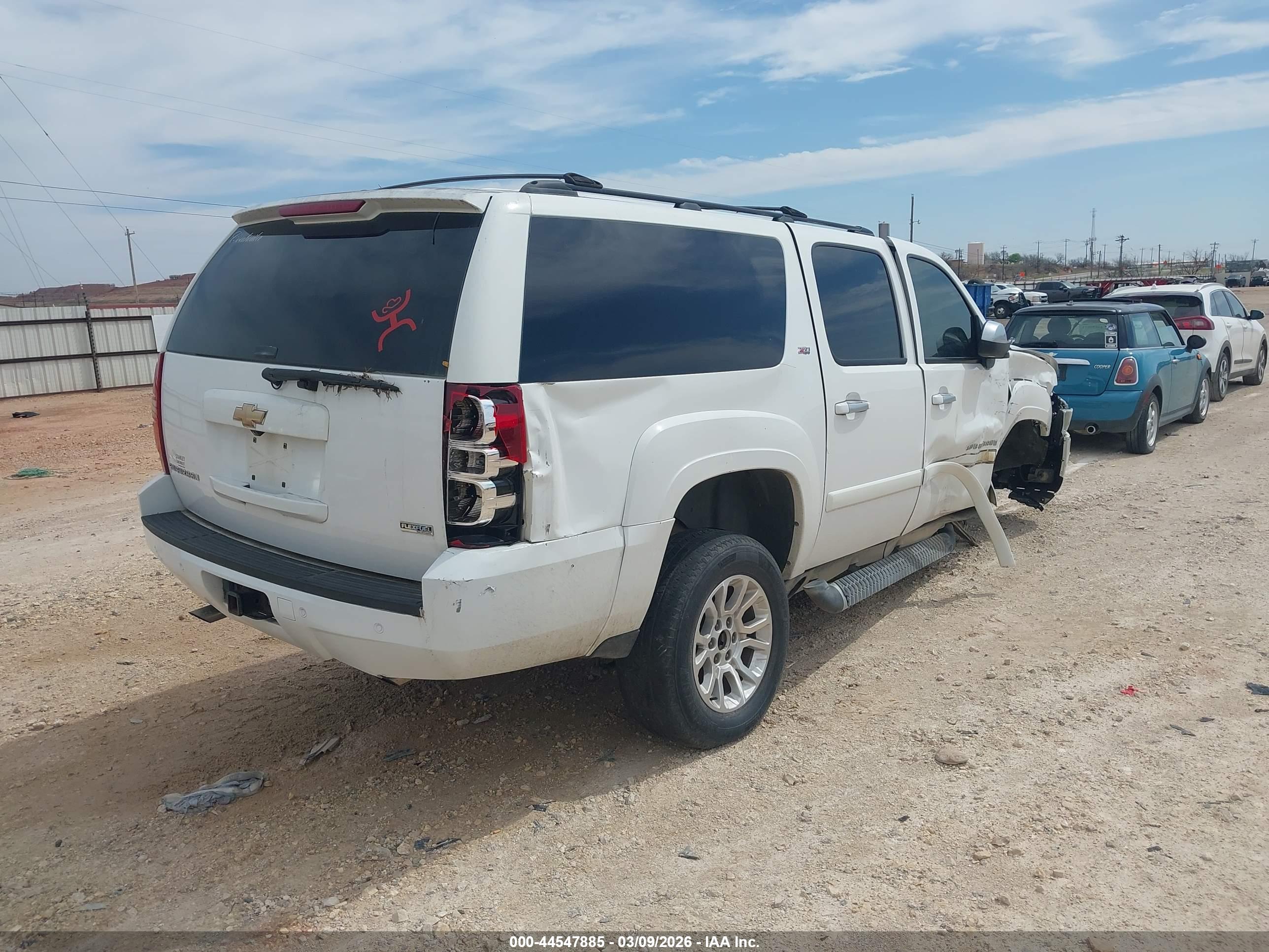 CHEVROLET SUBURBAN image 4