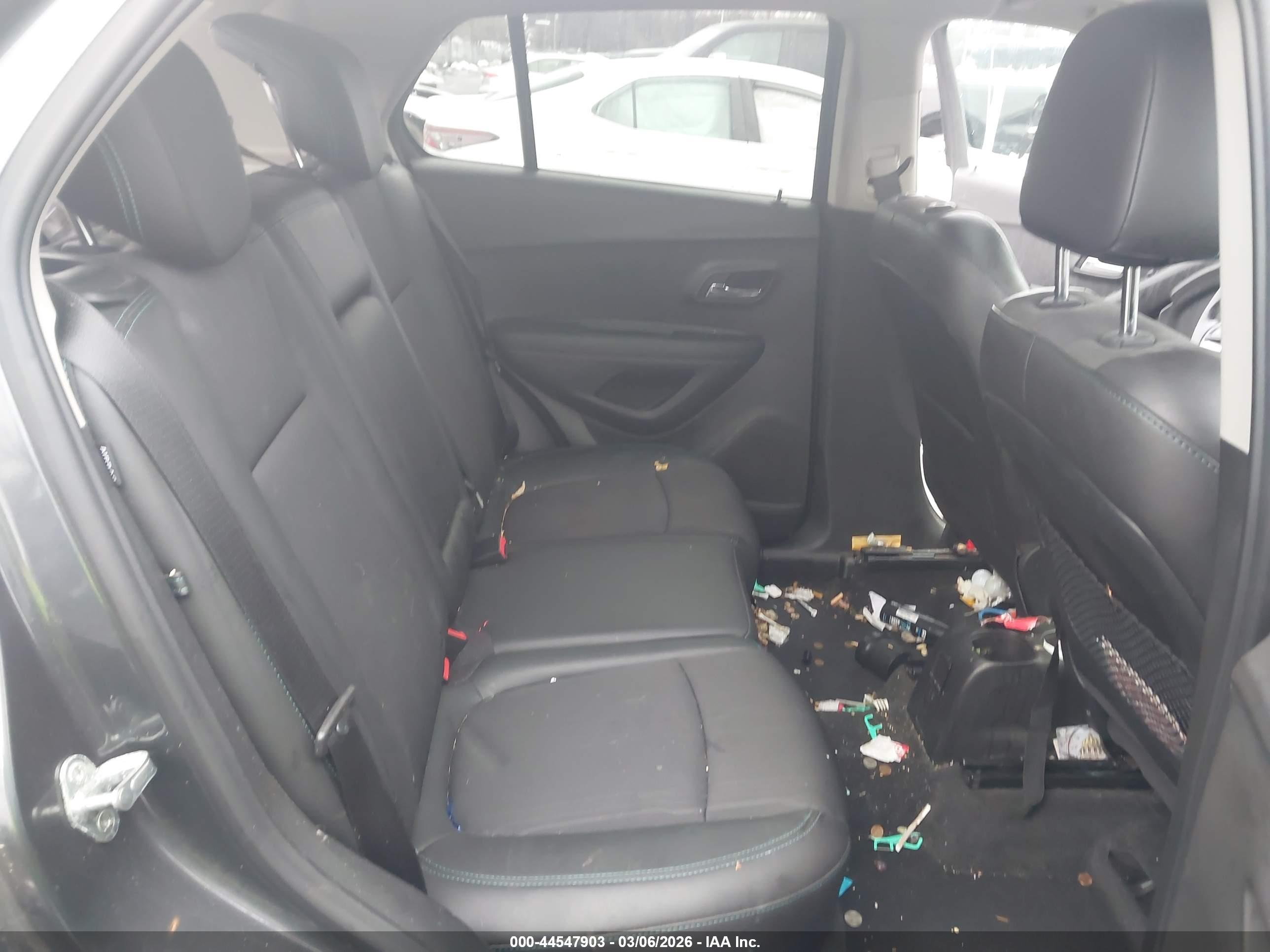 CHEVROLET TRAX image 8
