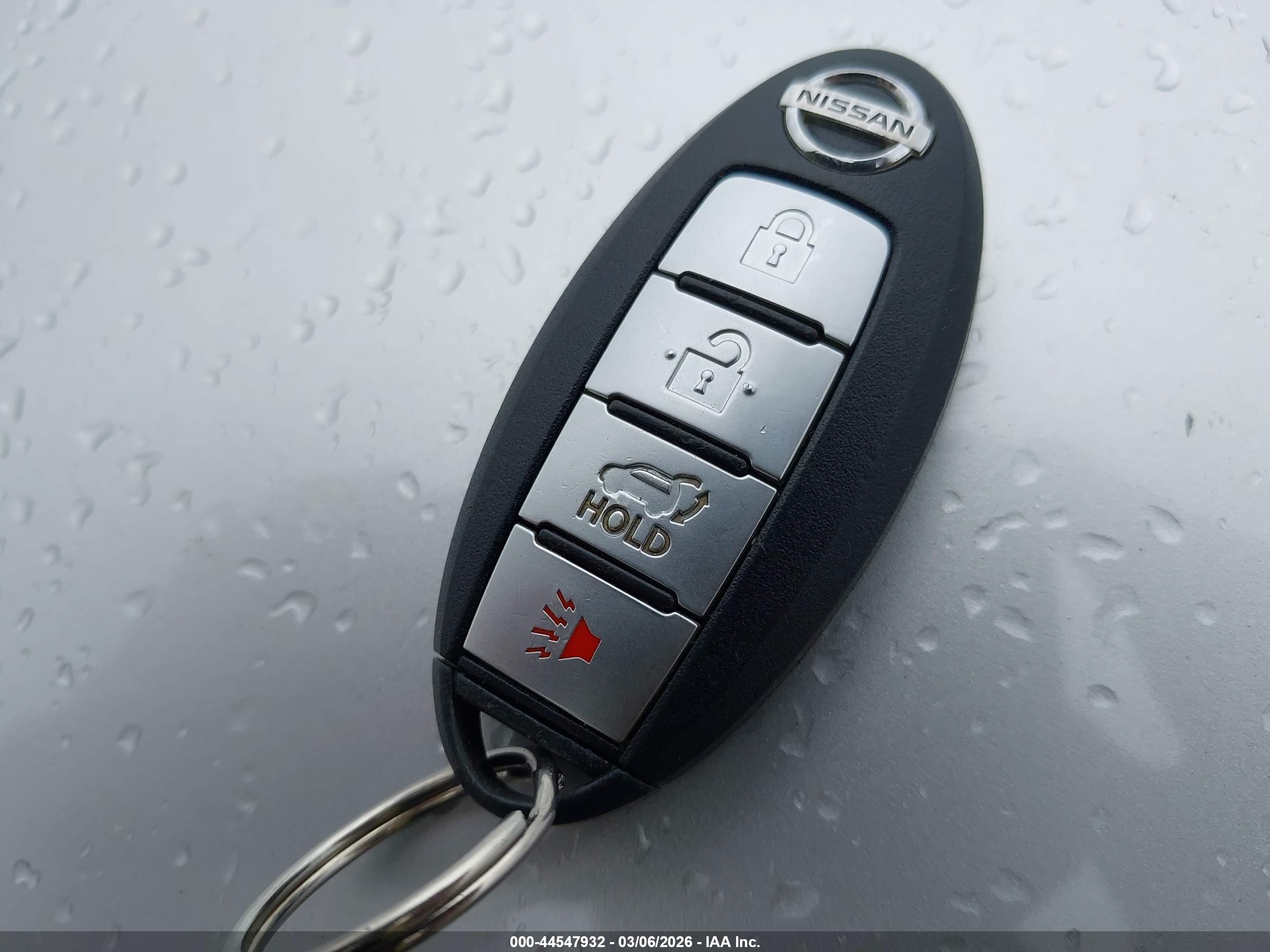 NISSAN ROGUE image 11