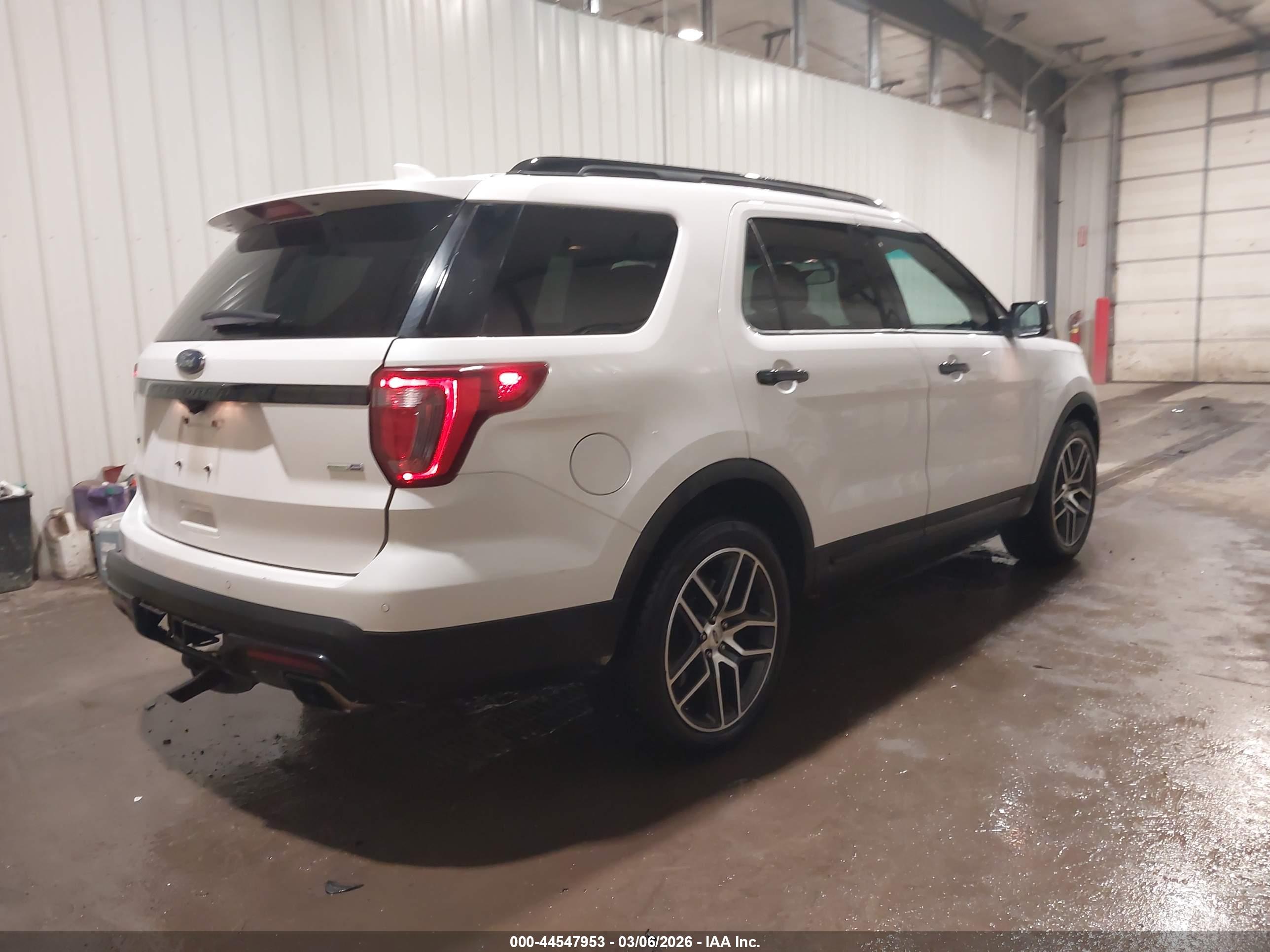 FORD EXPLORER image 4