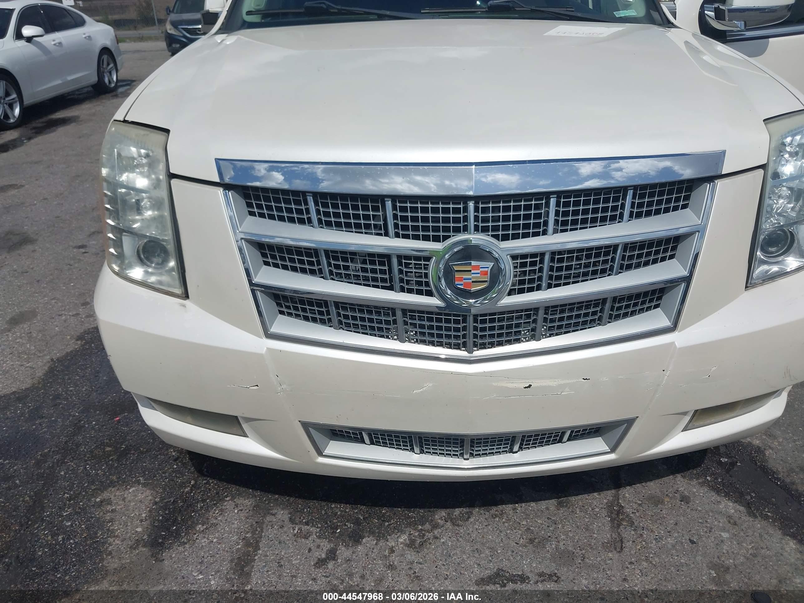 CADILLAC ESCALADE image 6