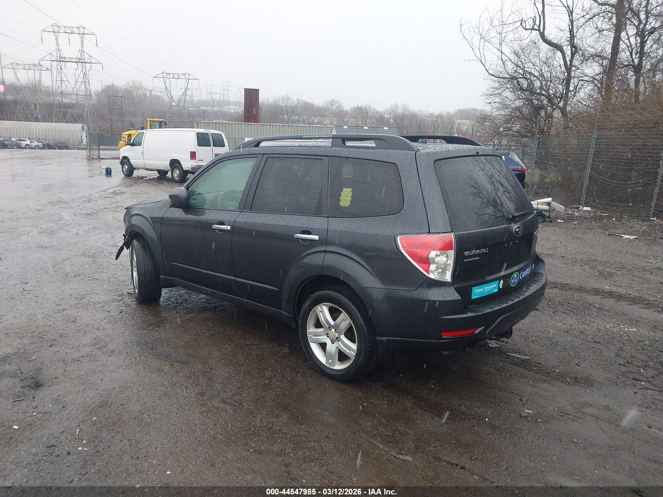 SUBARU FORESTER image 3