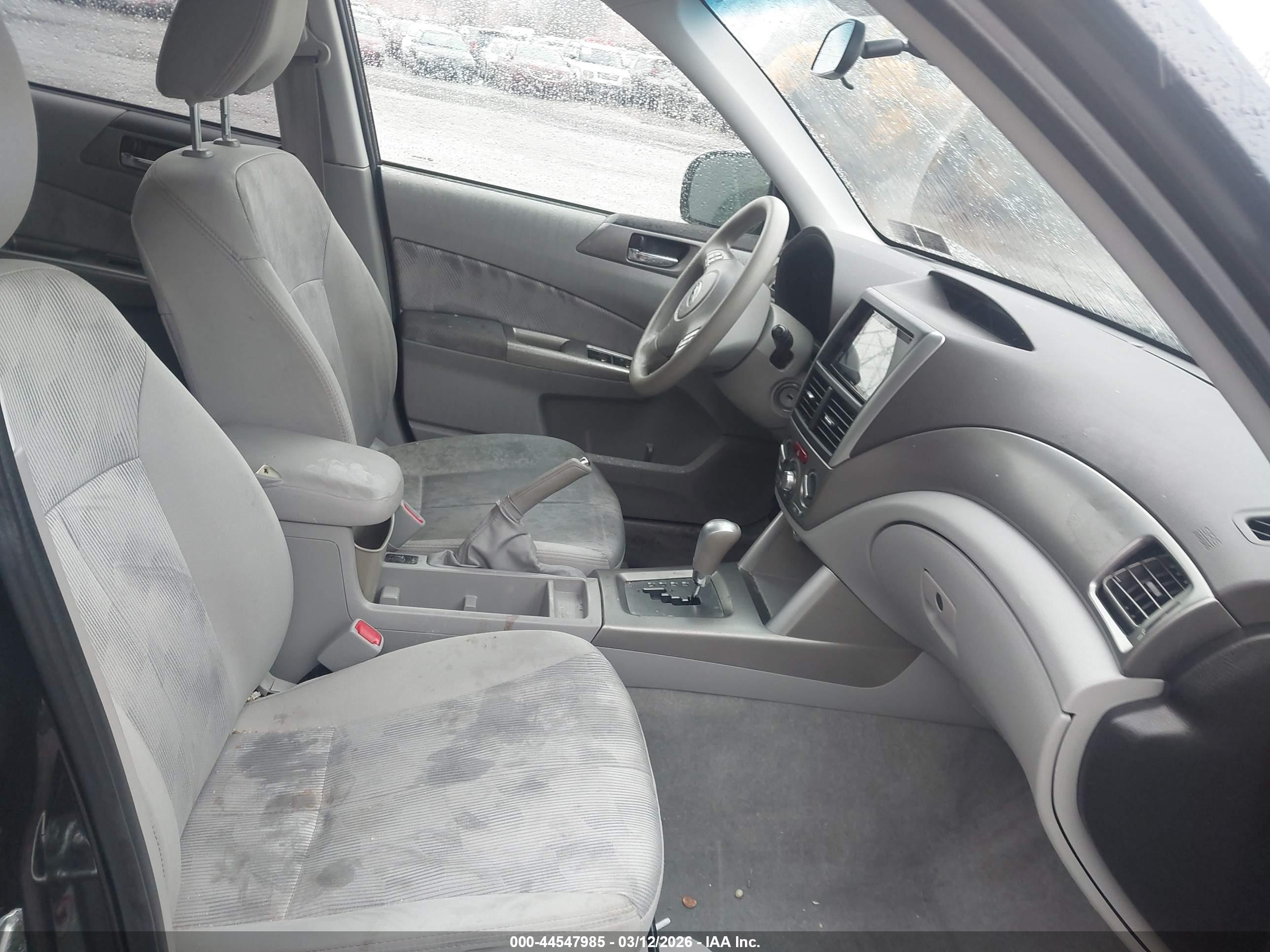 SUBARU FORESTER image 5