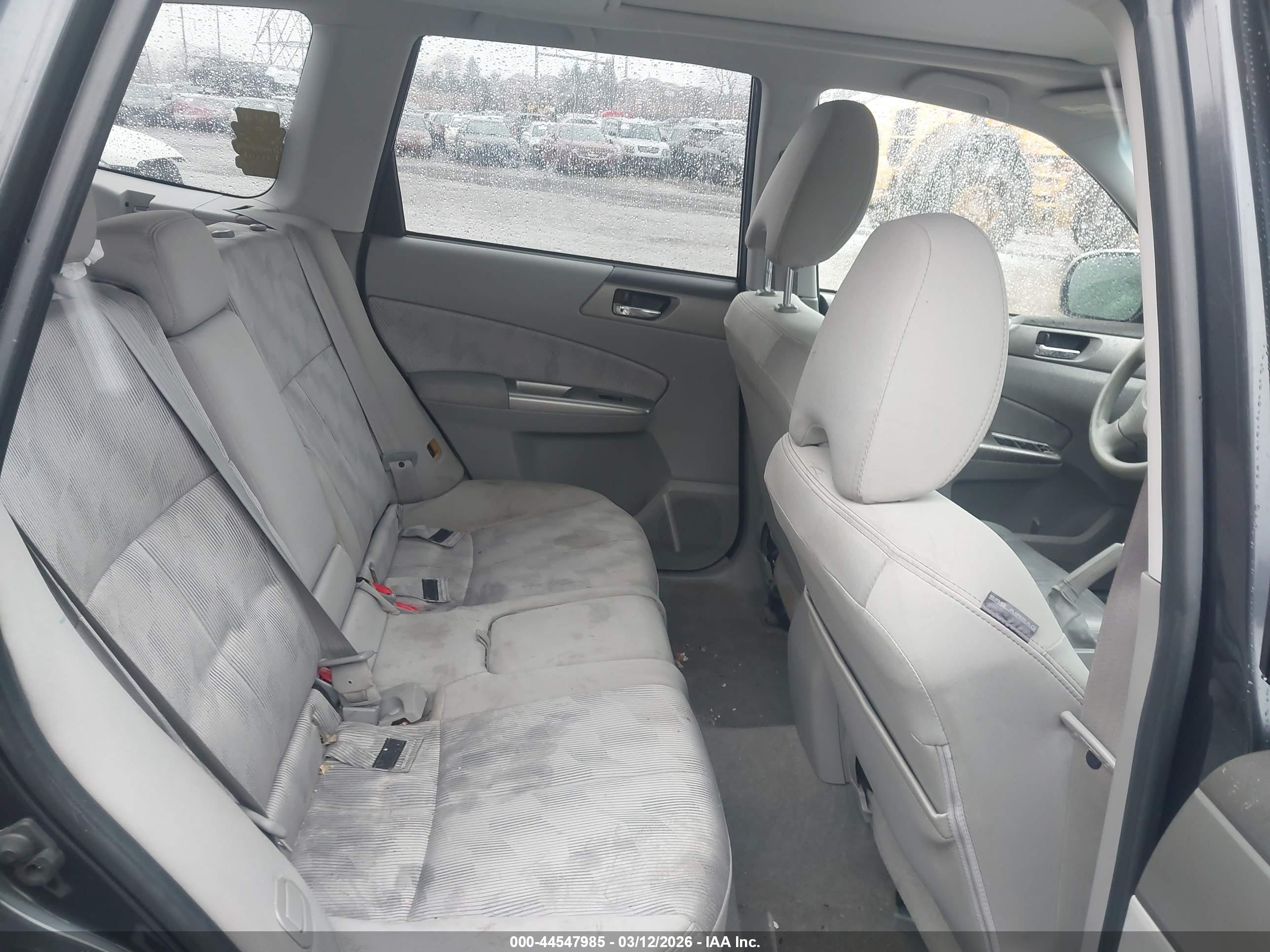 SUBARU FORESTER image 8