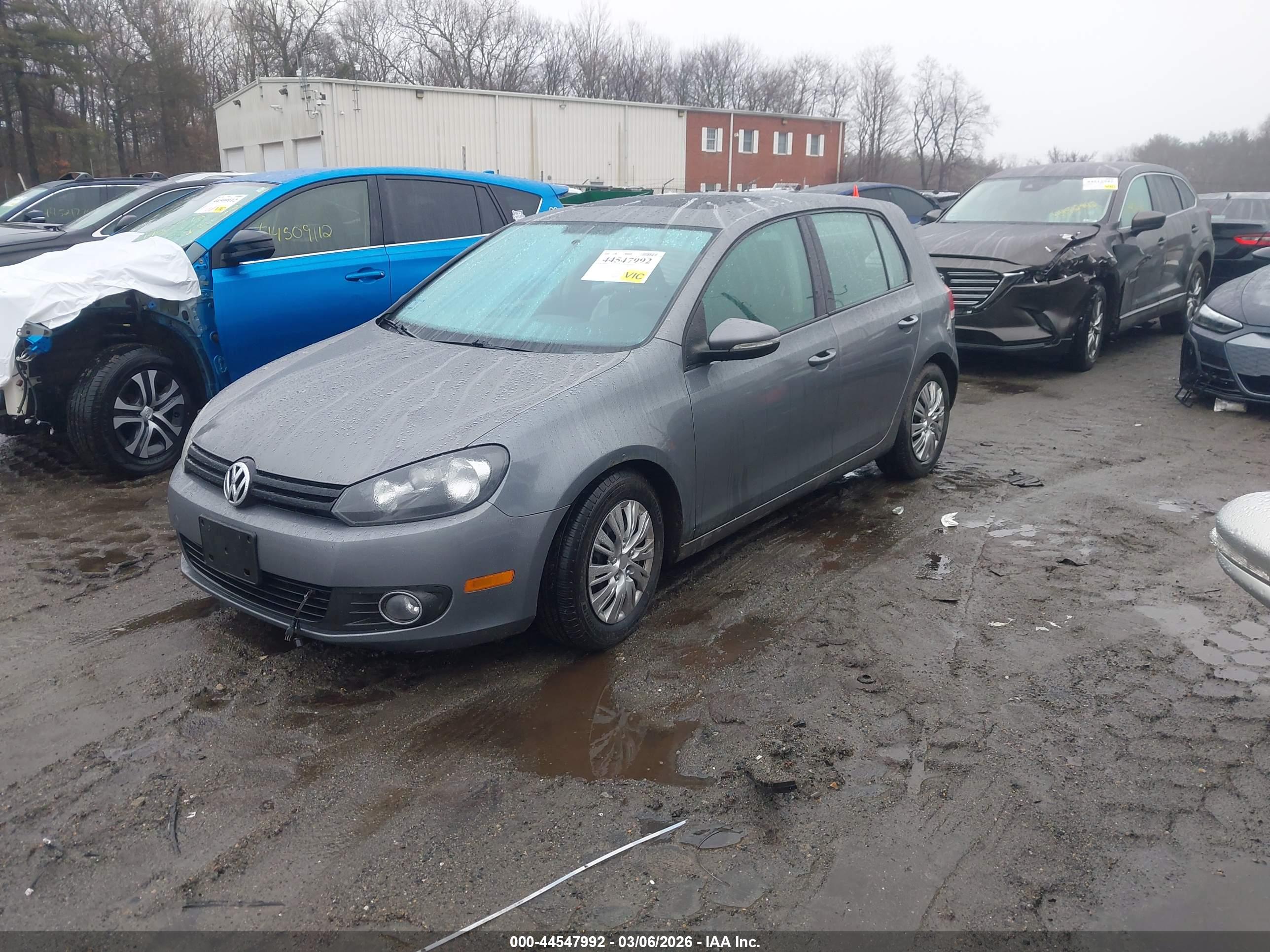VOLKSWAGEN GOLF image 2