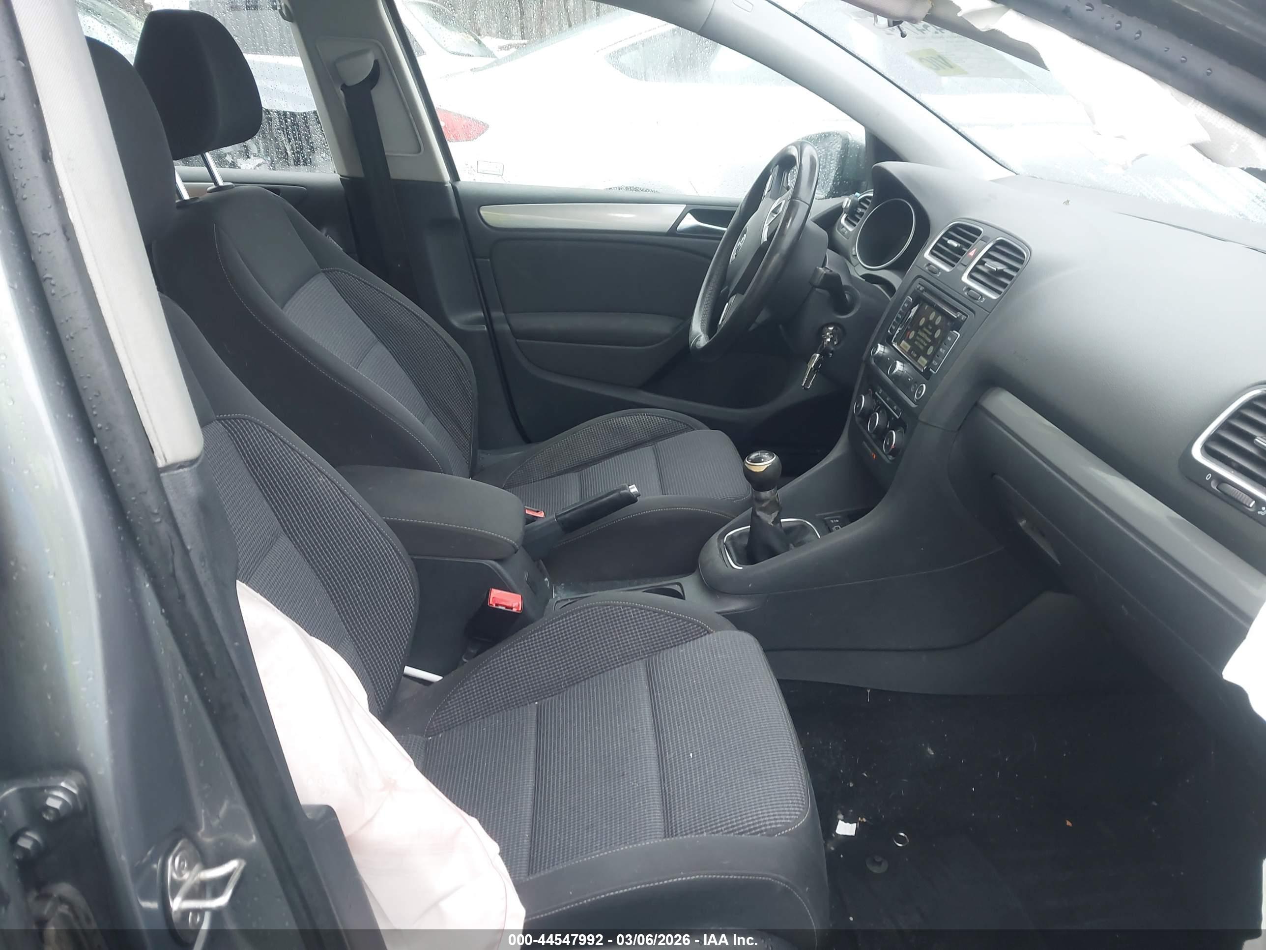 VOLKSWAGEN GOLF image 5
