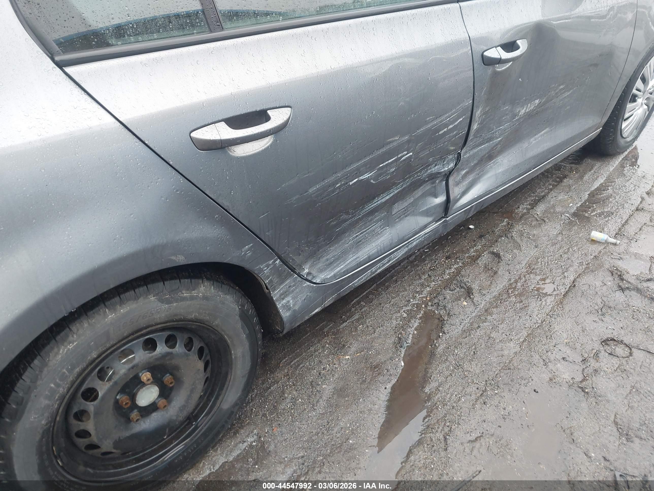 VOLKSWAGEN GOLF image 6