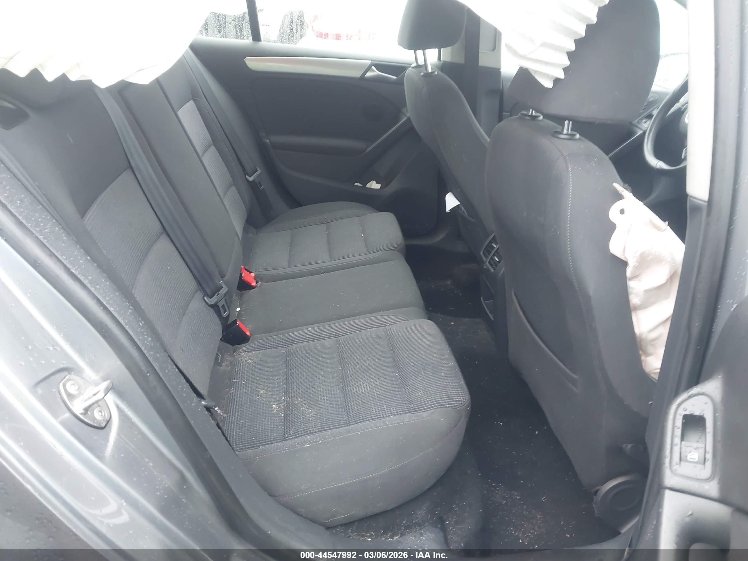VOLKSWAGEN GOLF image 8
