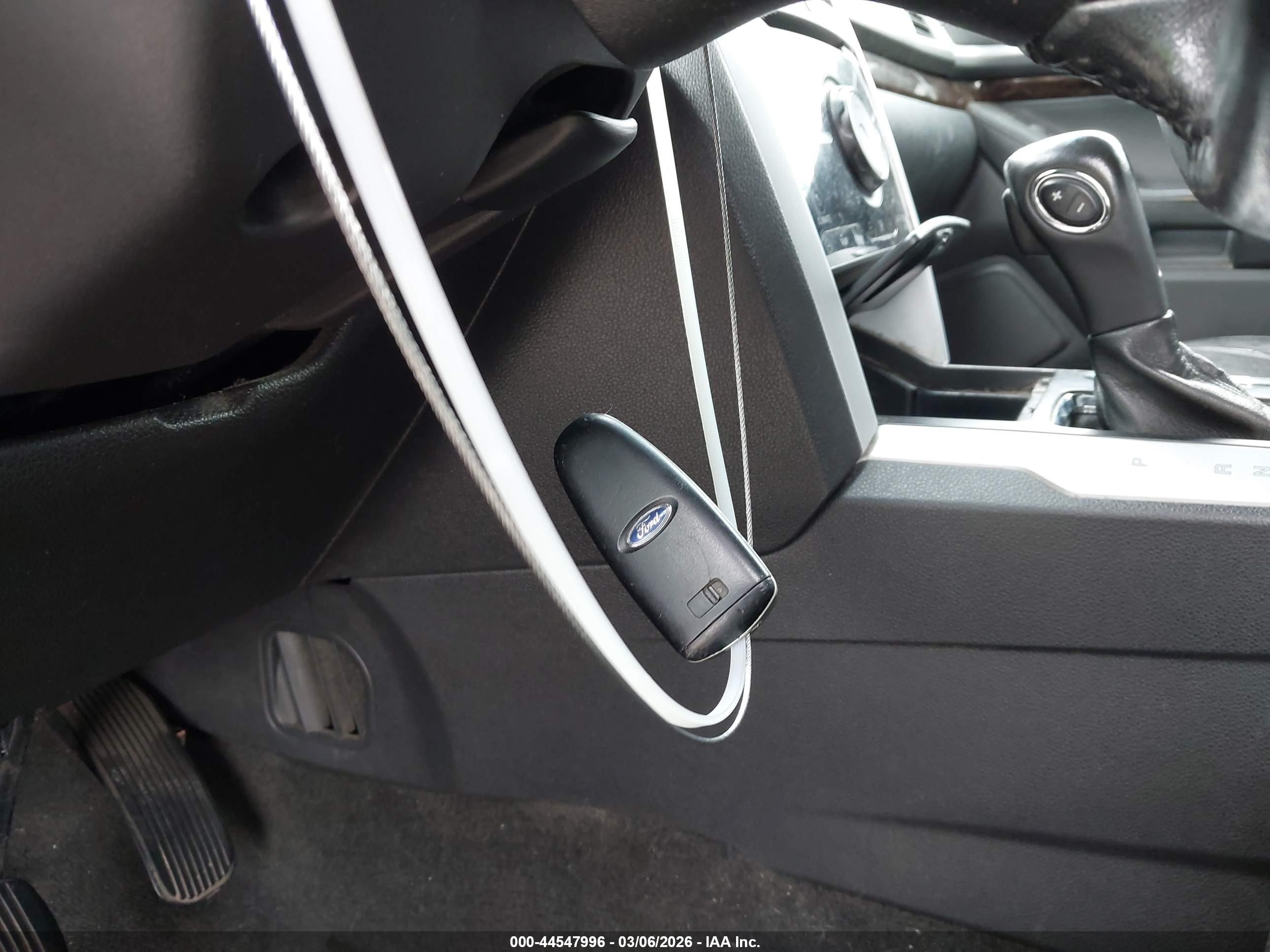 FORD EXPLORER image 11
