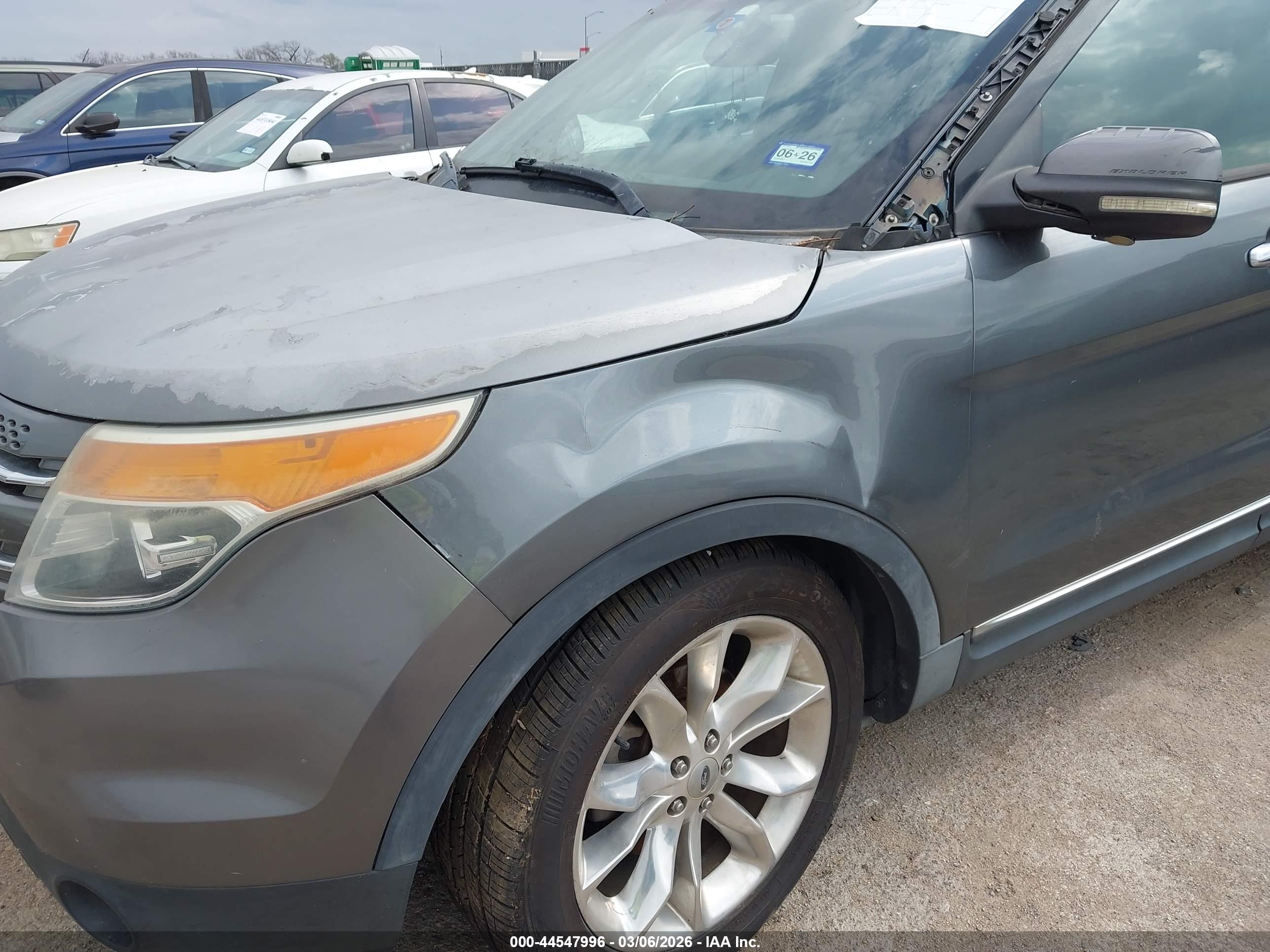 FORD EXPLORER image 6