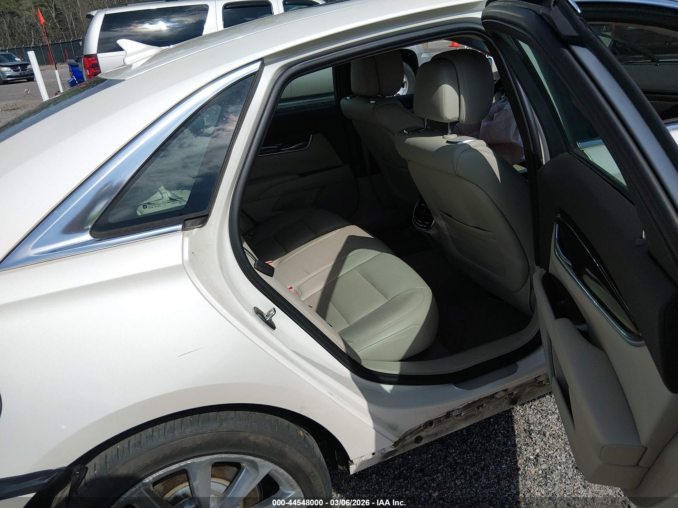 CADILLAC XTS image 8