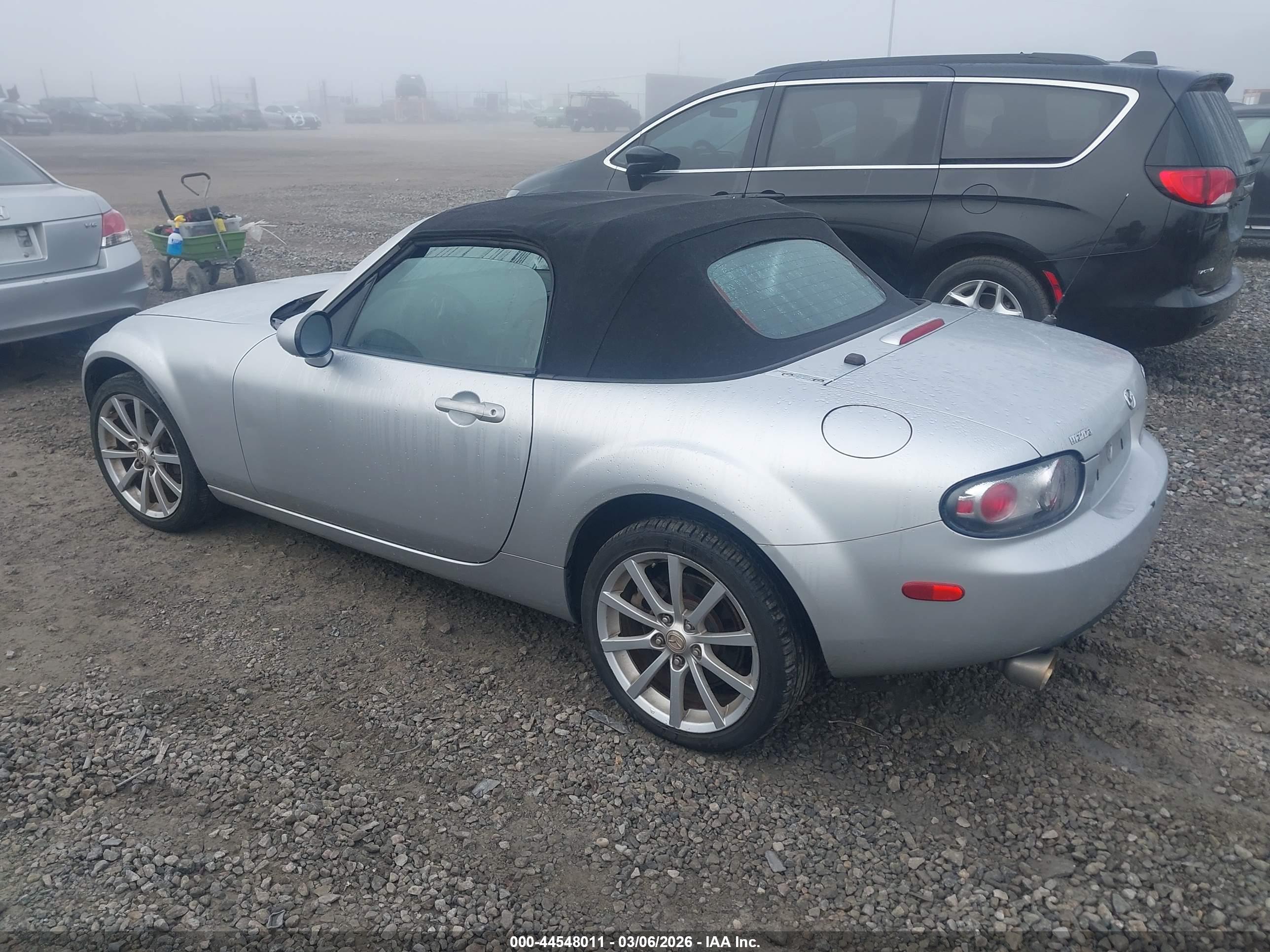 MAZDA MX-5 image 3