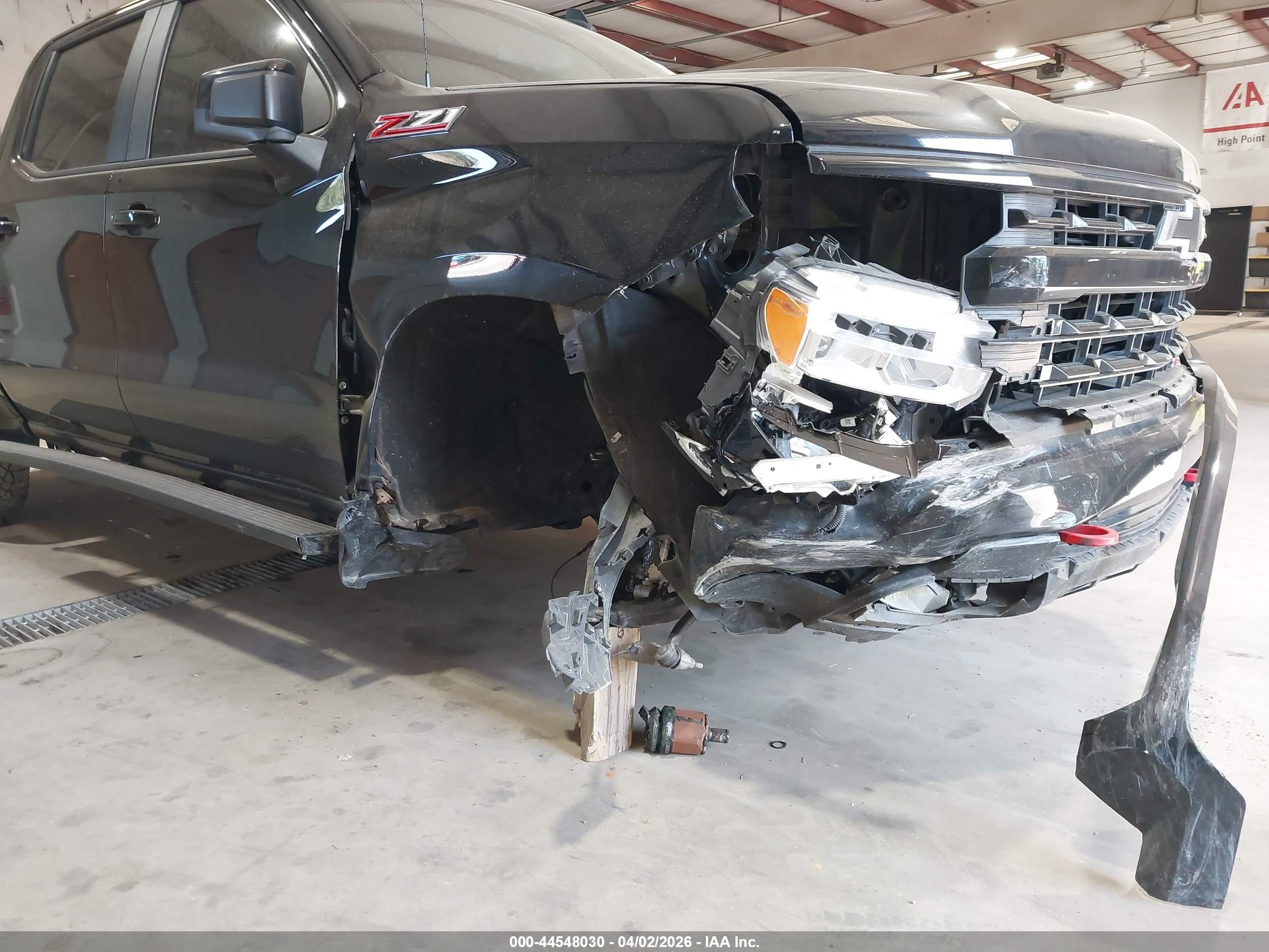 CHEVROLET SILVERADO image 6
