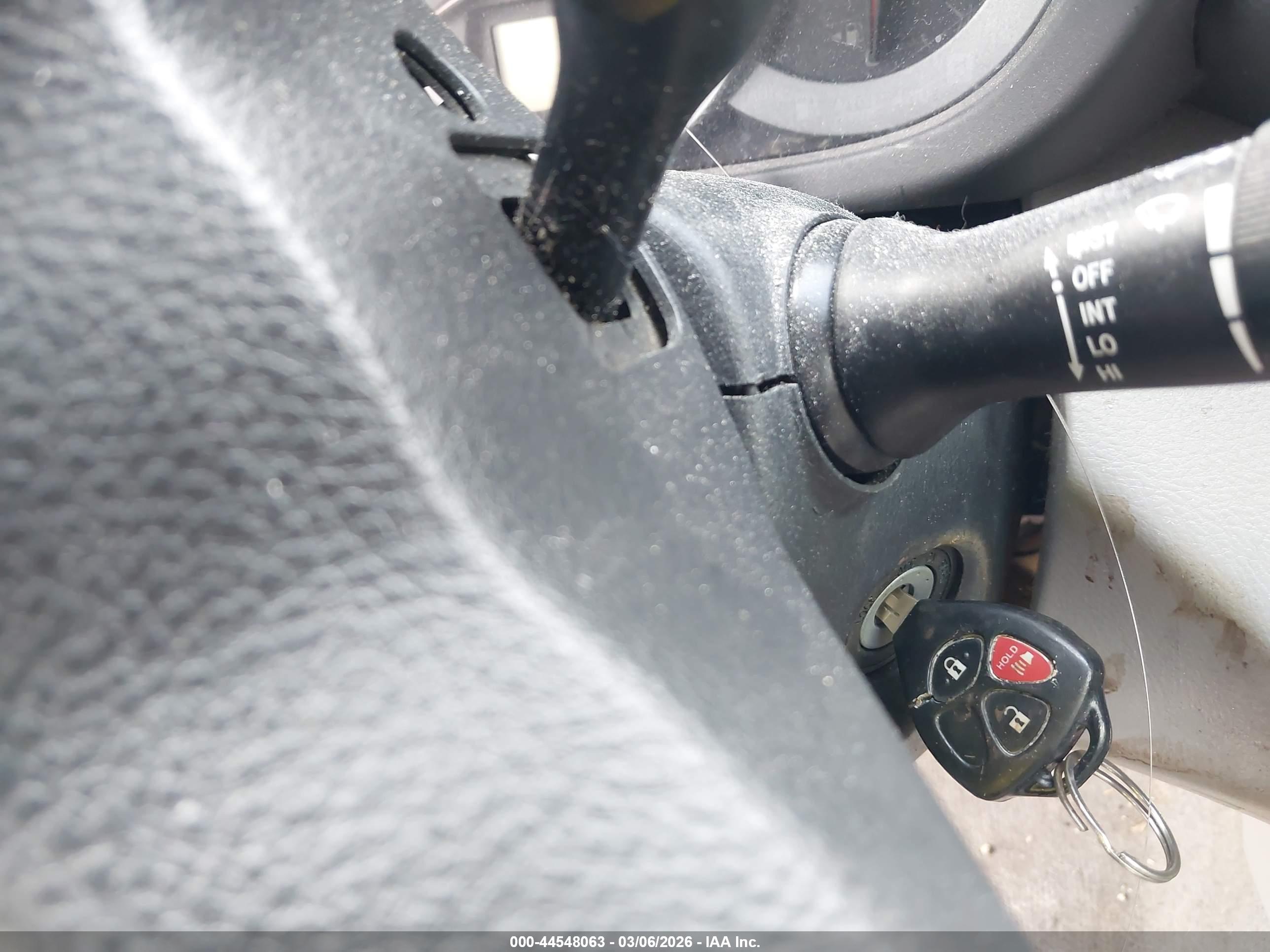 TOYOTA RAV4 image 11