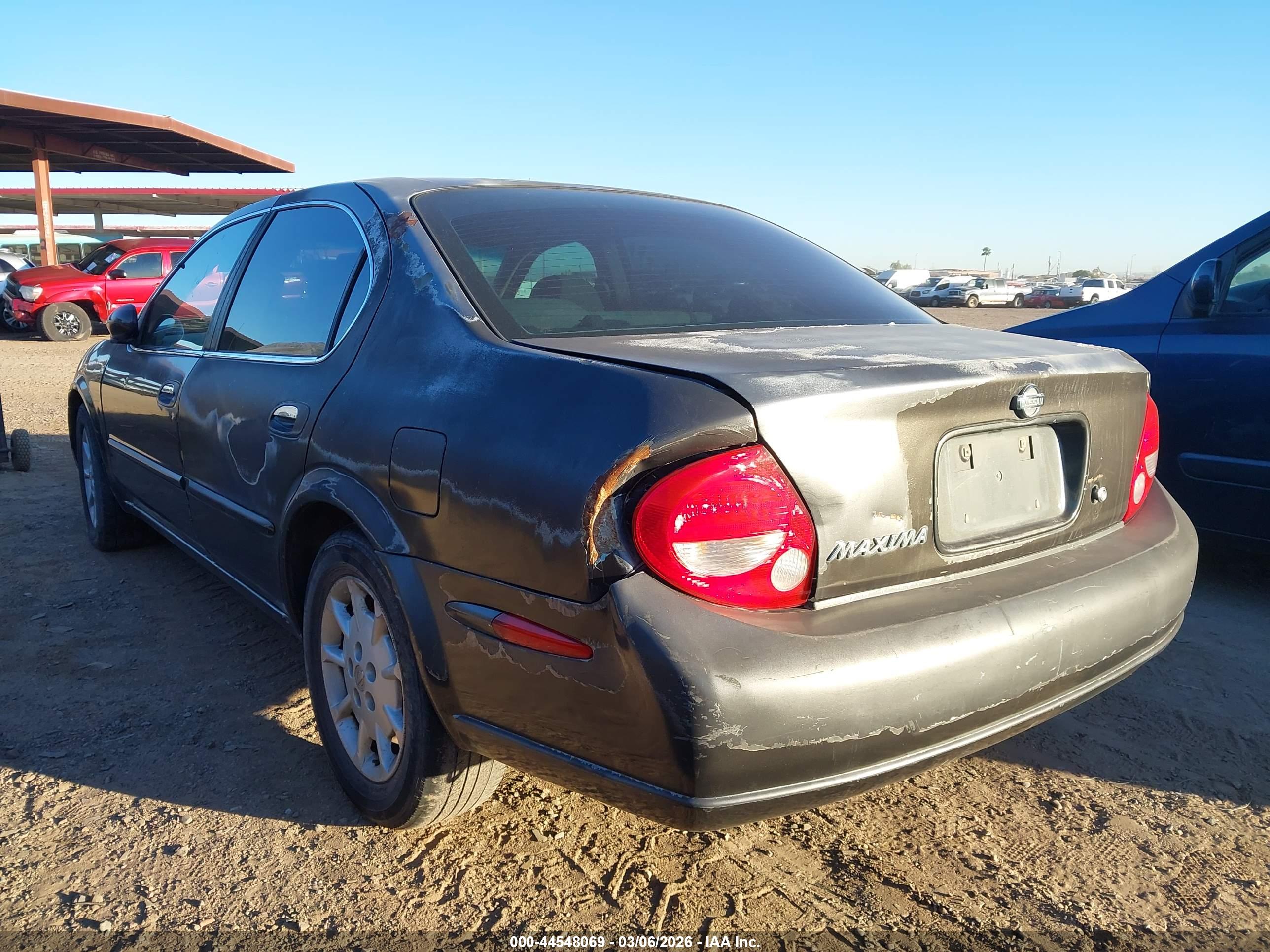 NISSAN MAXIMA image 6