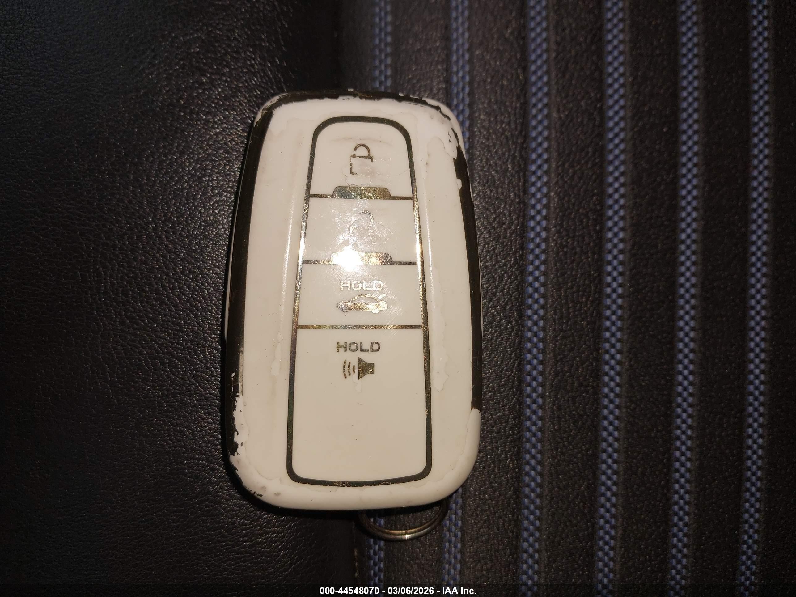 TOYOTA RAV4 image 11