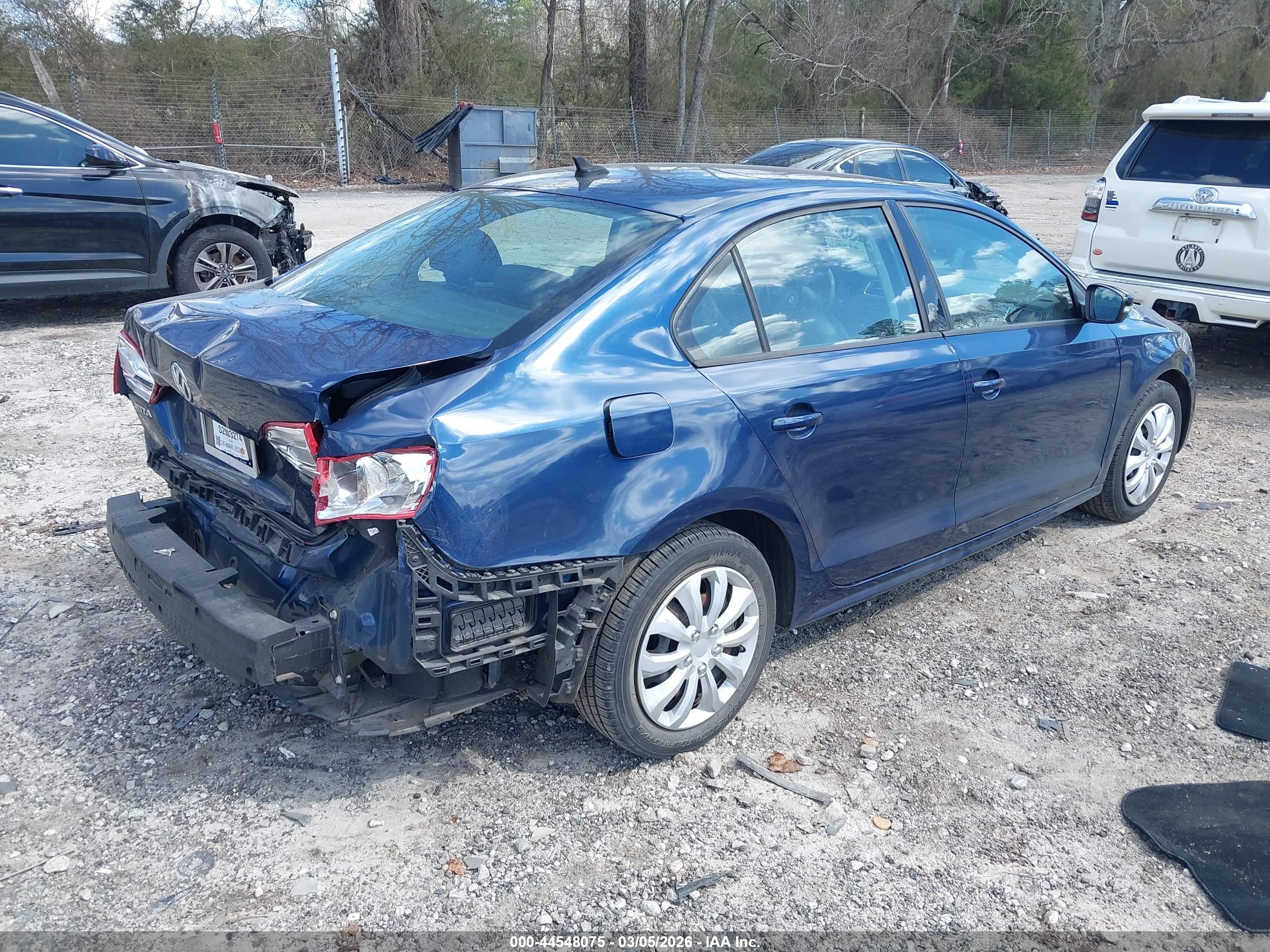 VOLKSWAGEN JETTA image 4