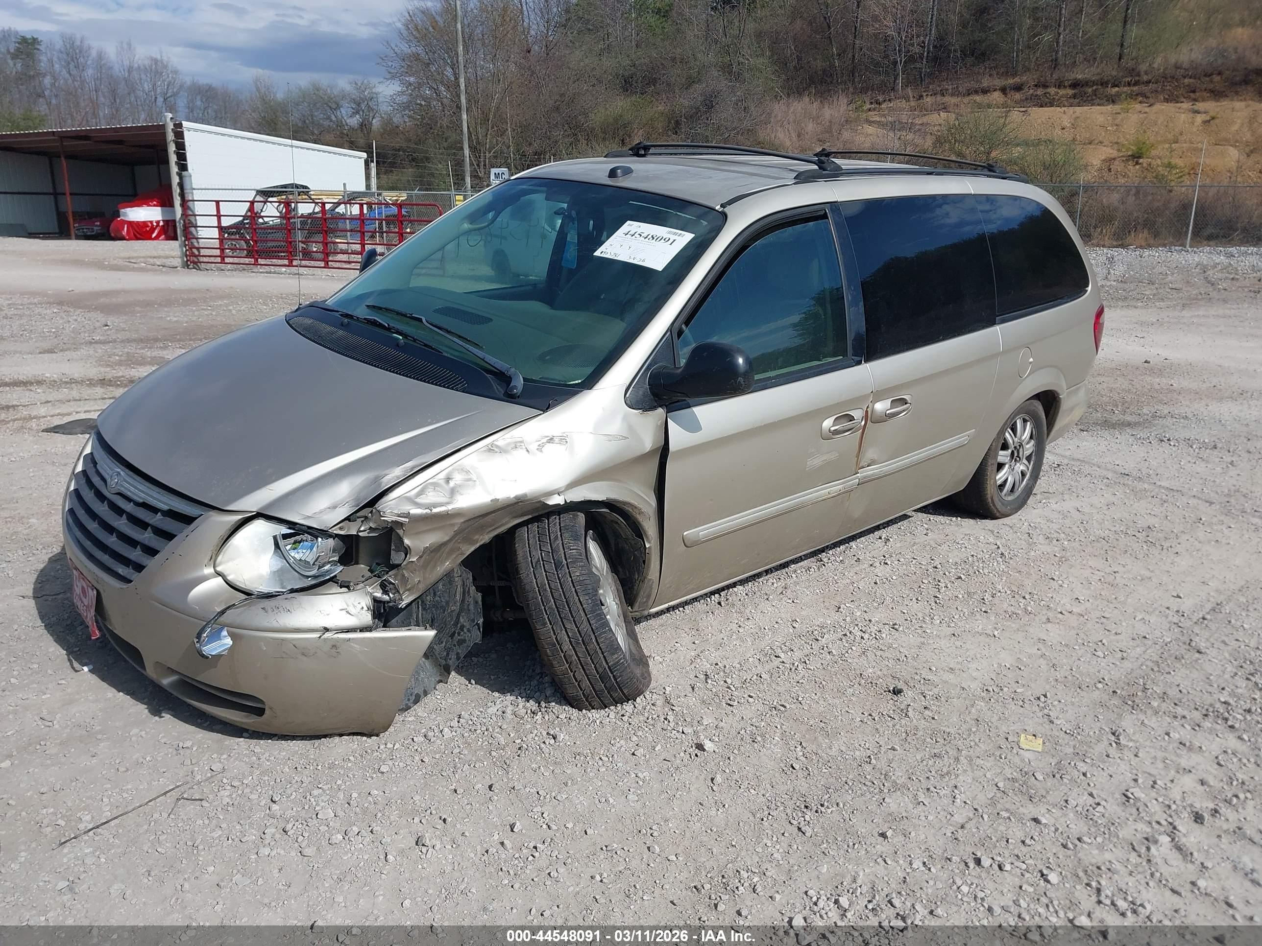 CHRYSLER TOWN image 2