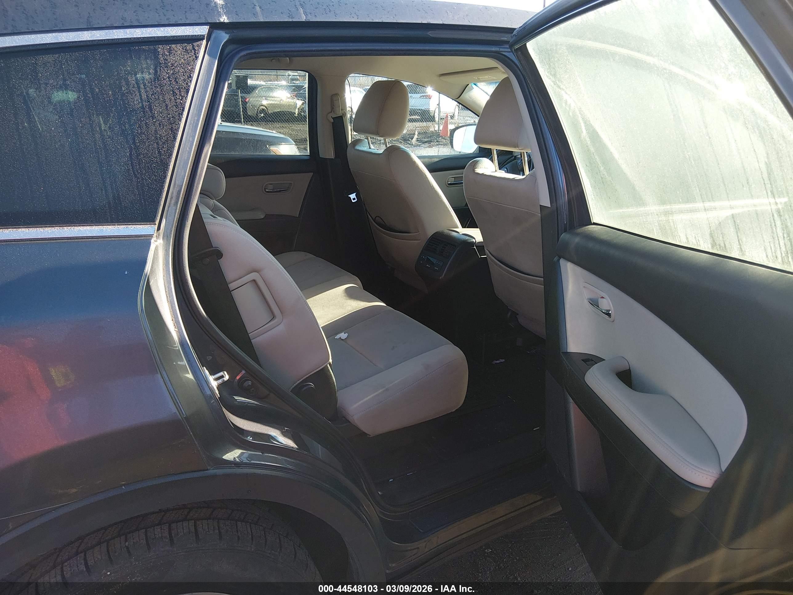 MAZDA CX-9 image 8