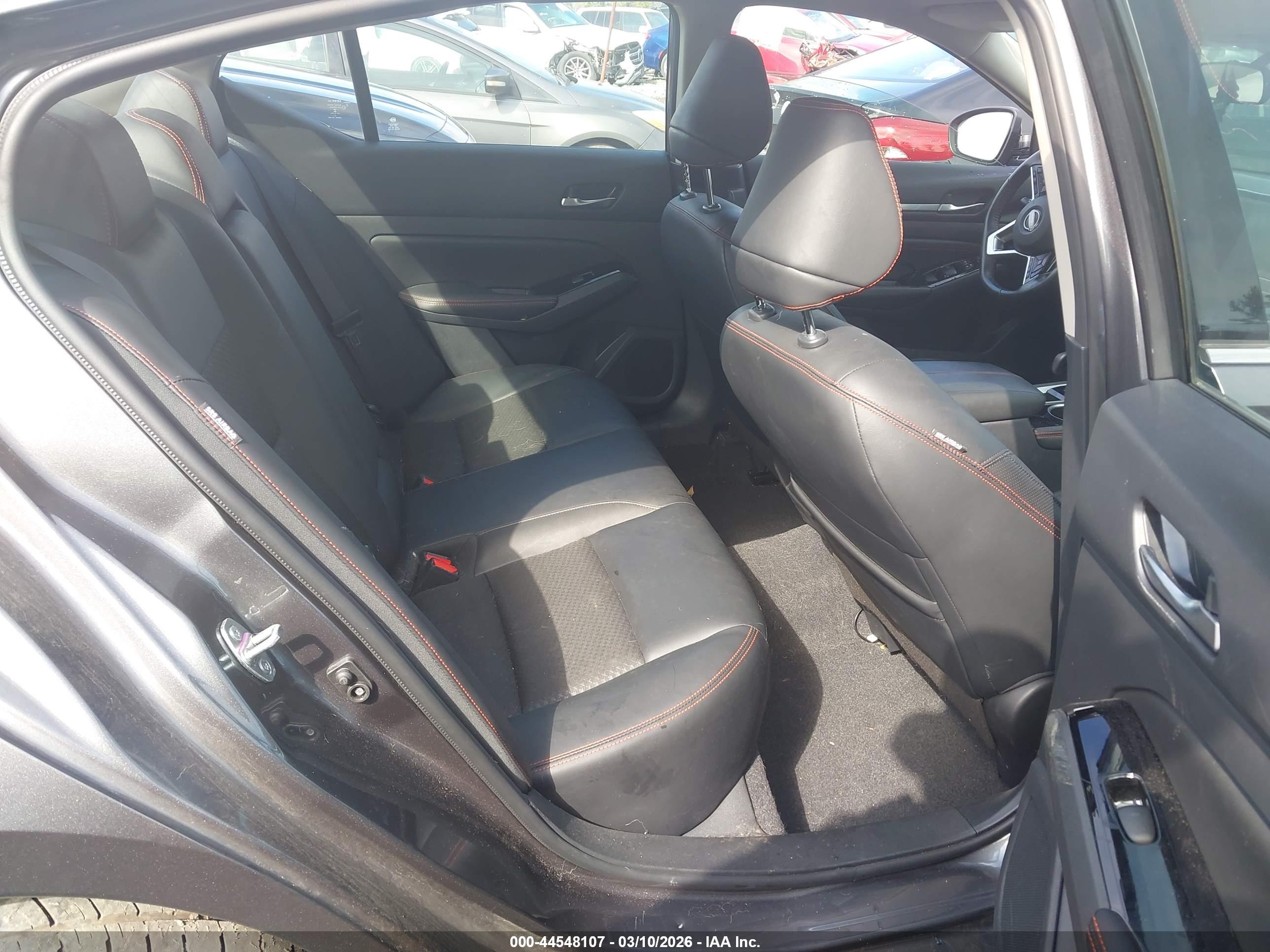 NISSAN ALTIMA image 8