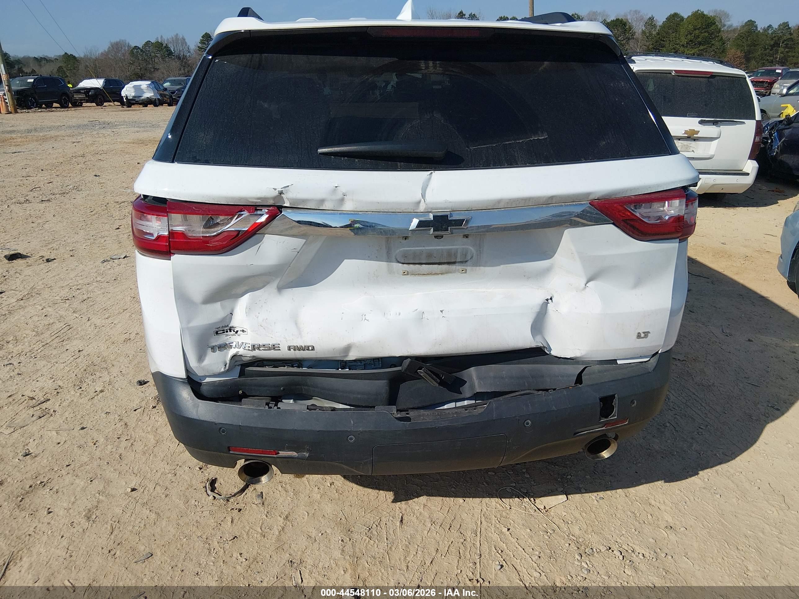 CHEVROLET TRAVERSE image 6