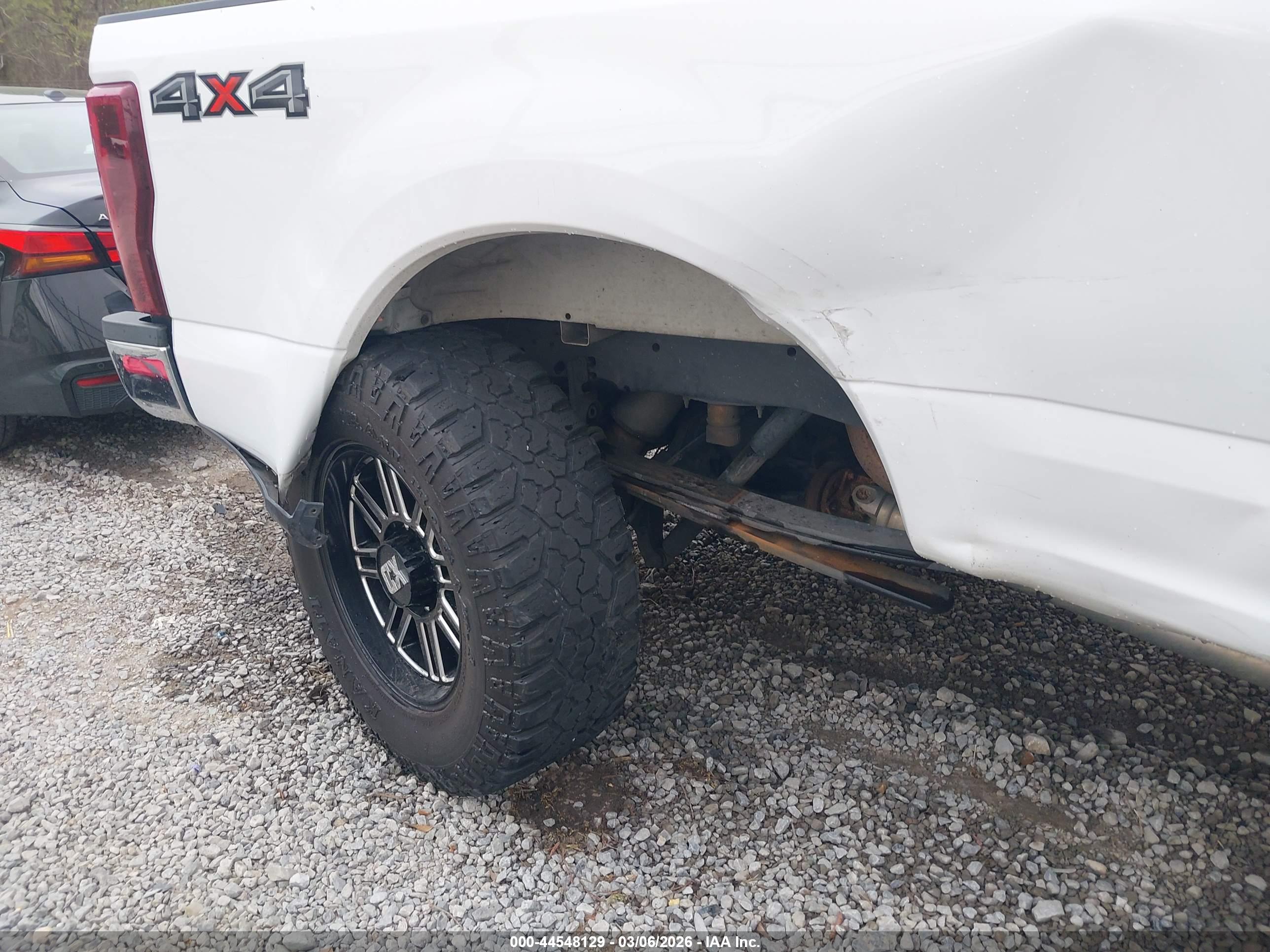 FORD F-250 image 6