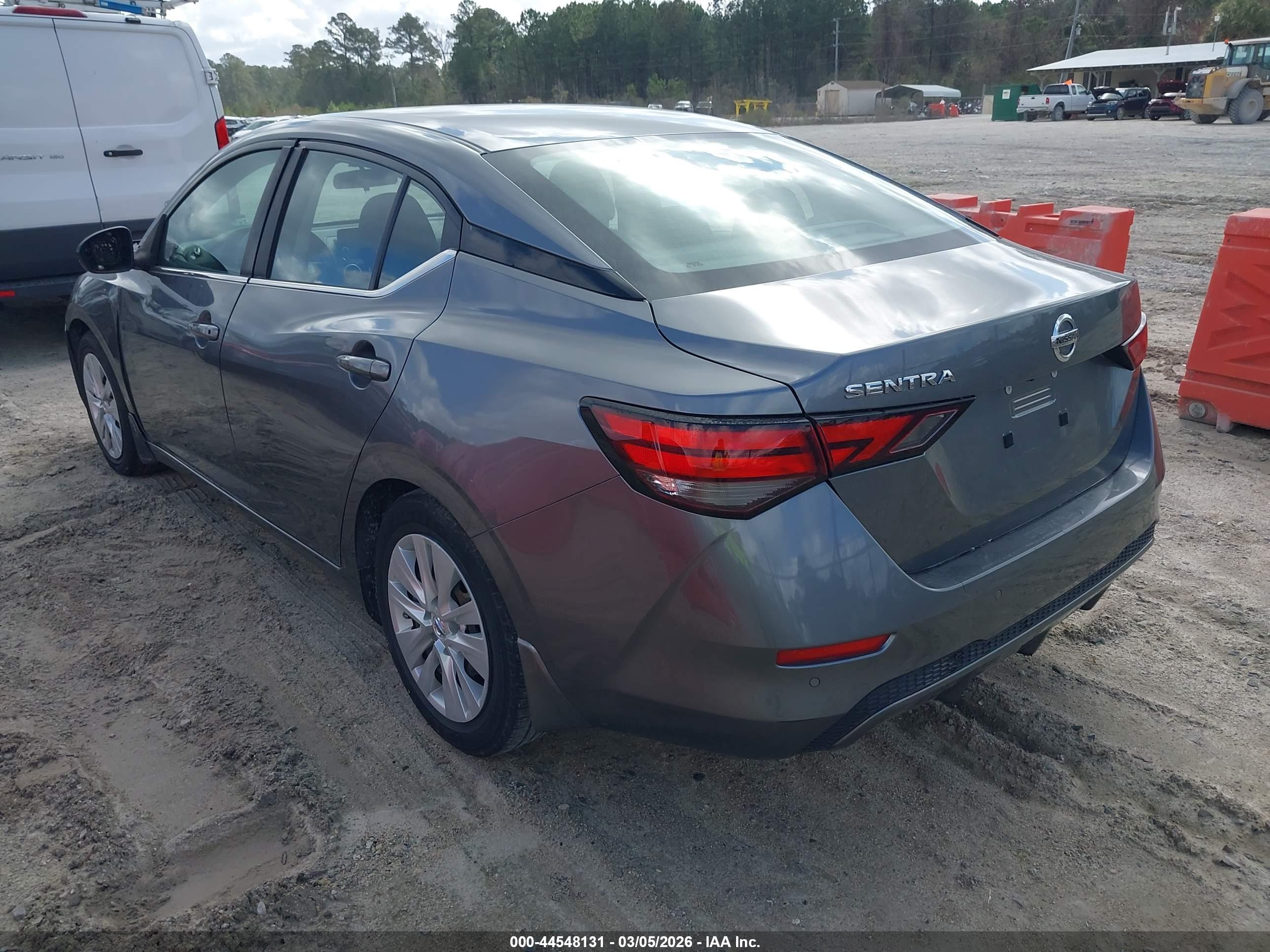 NISSAN SENTRA image 3