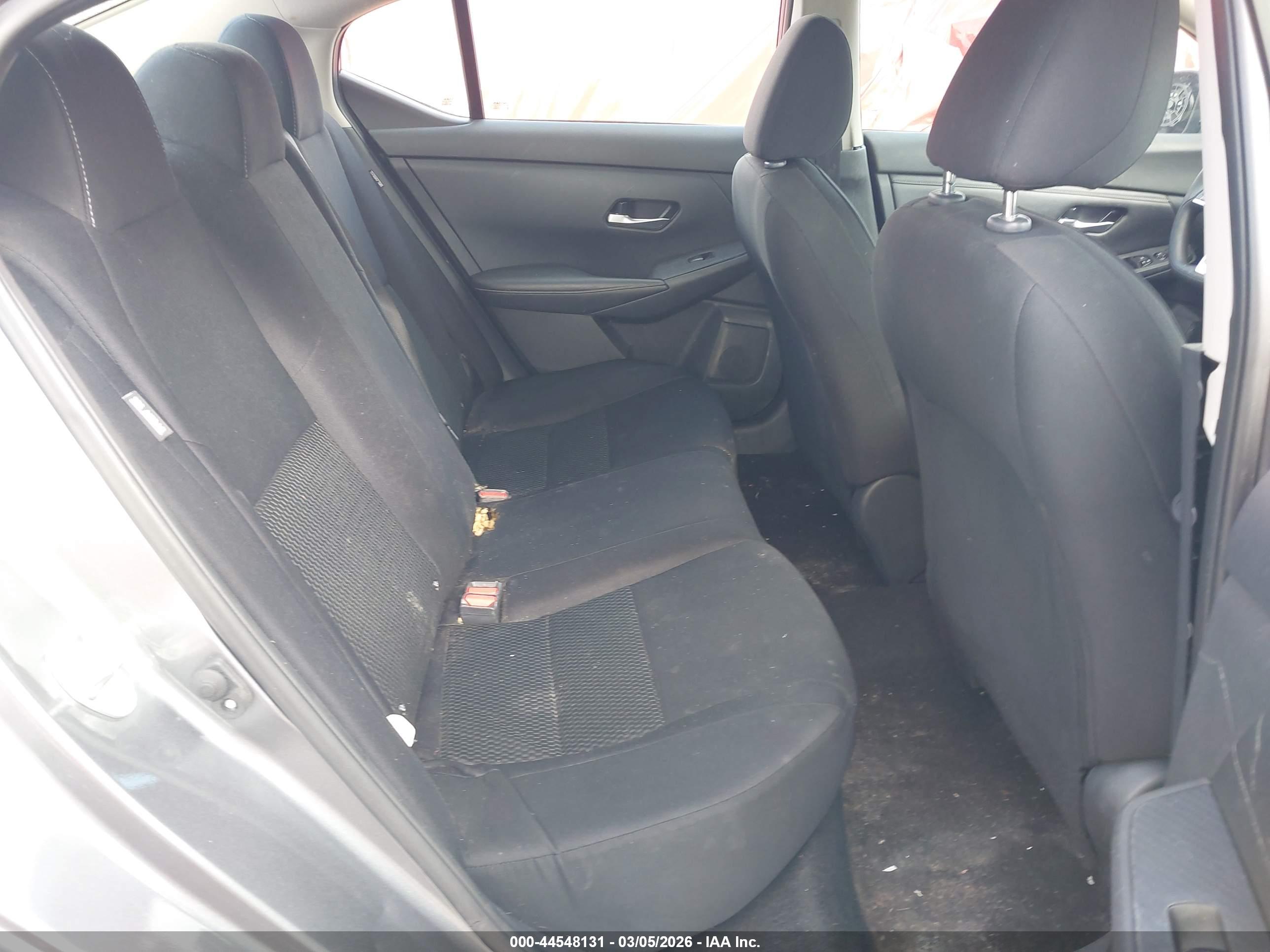 NISSAN SENTRA image 8