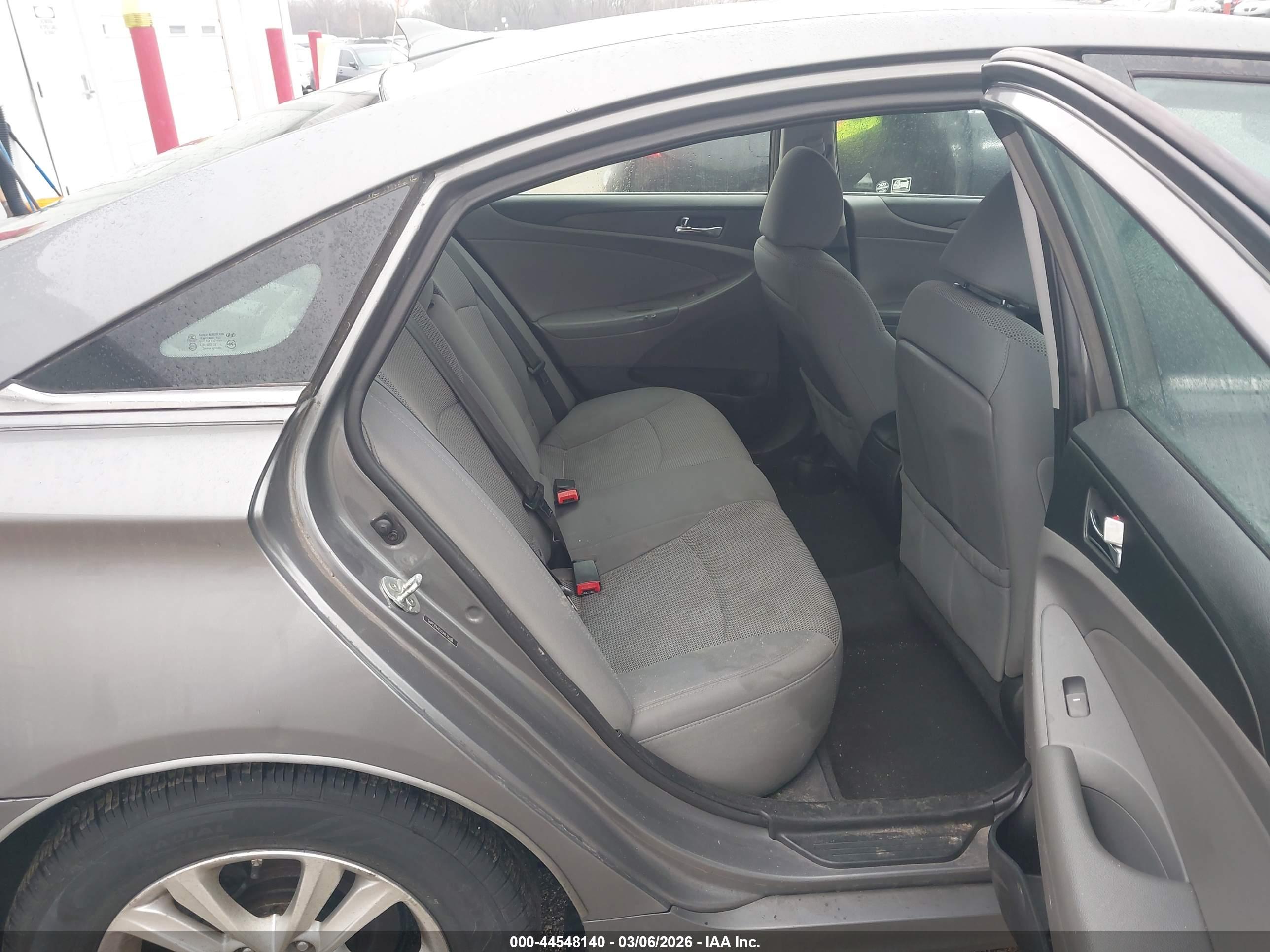 HYUNDAI SONATA image 8