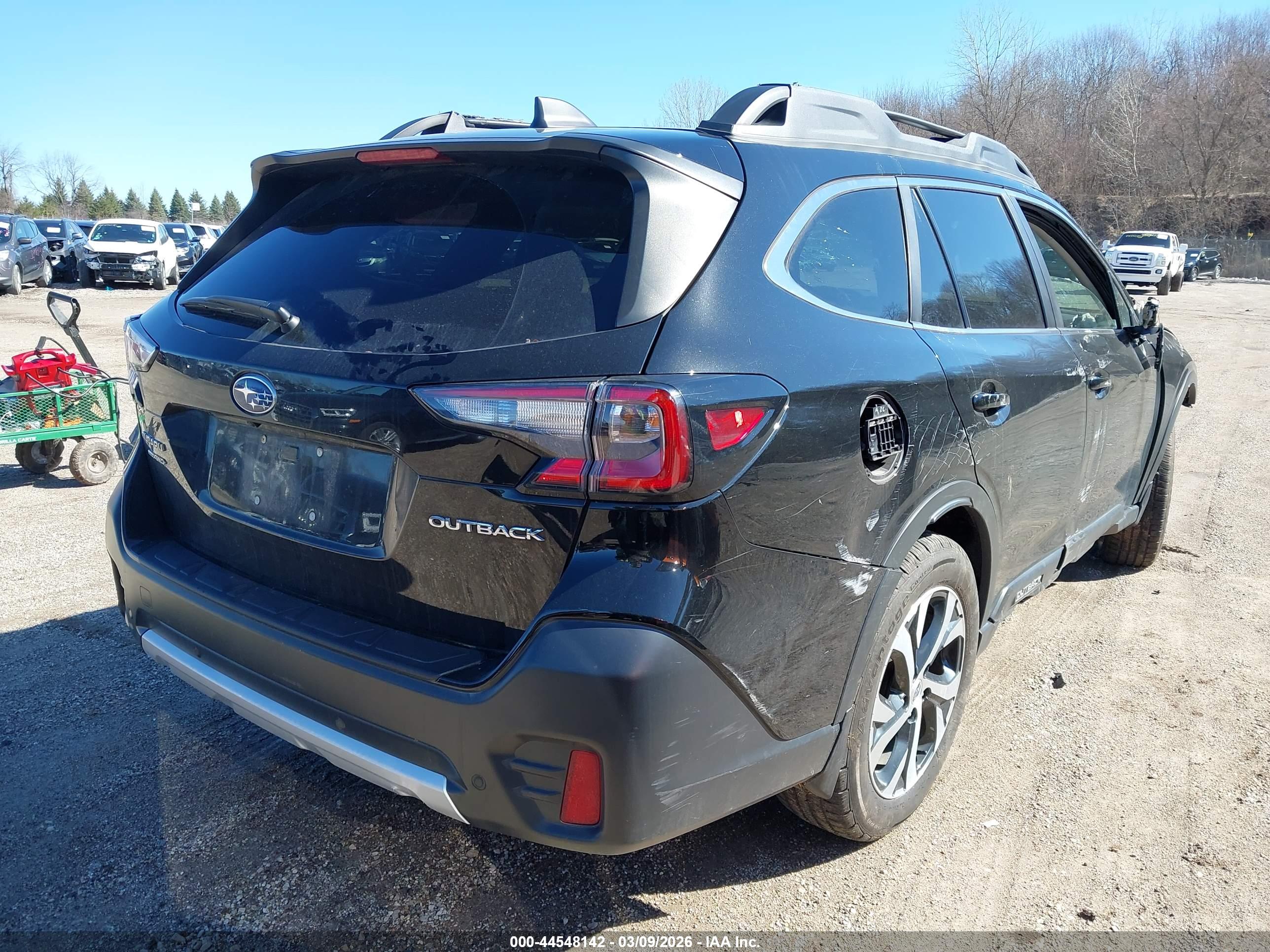 SUBARU OUTBACK image 4