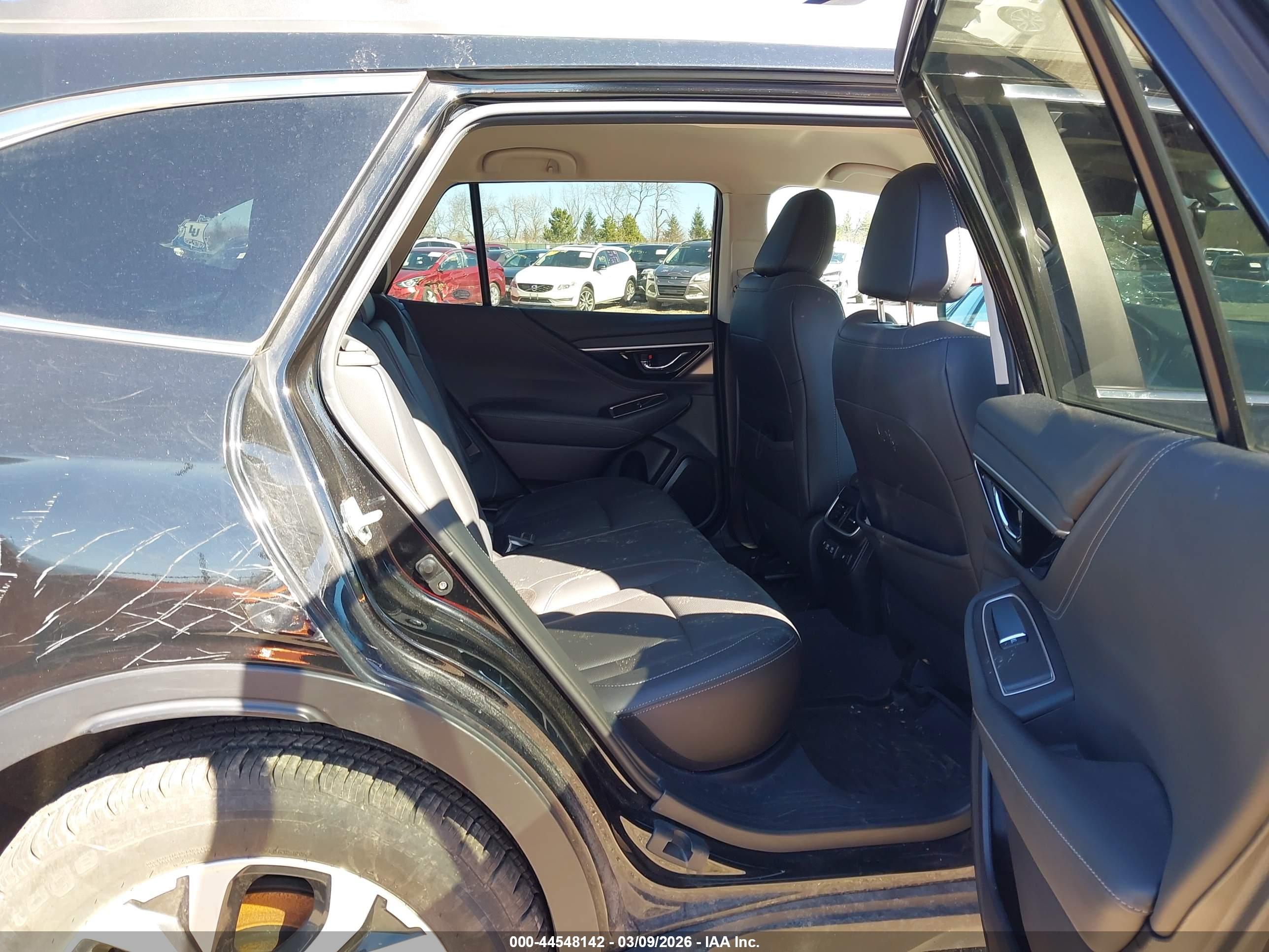 SUBARU OUTBACK image 8