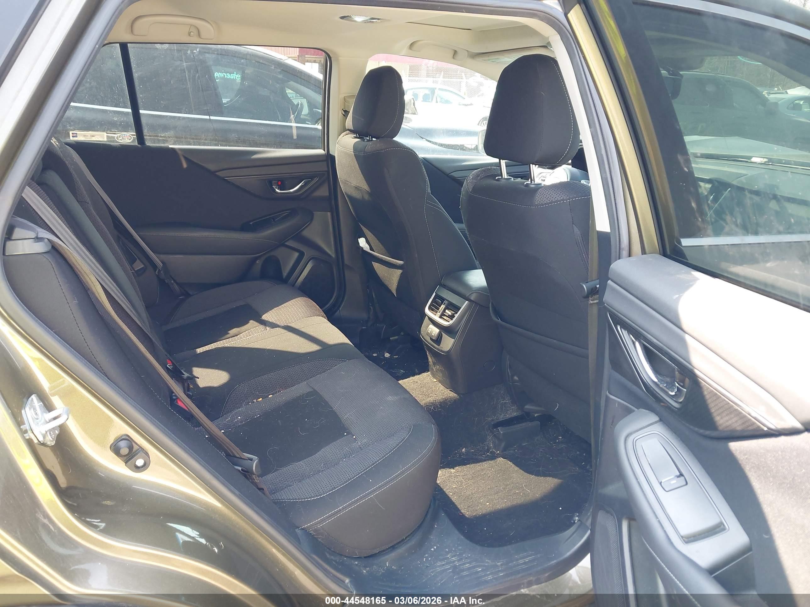 SUBARU OUTBACK image 8